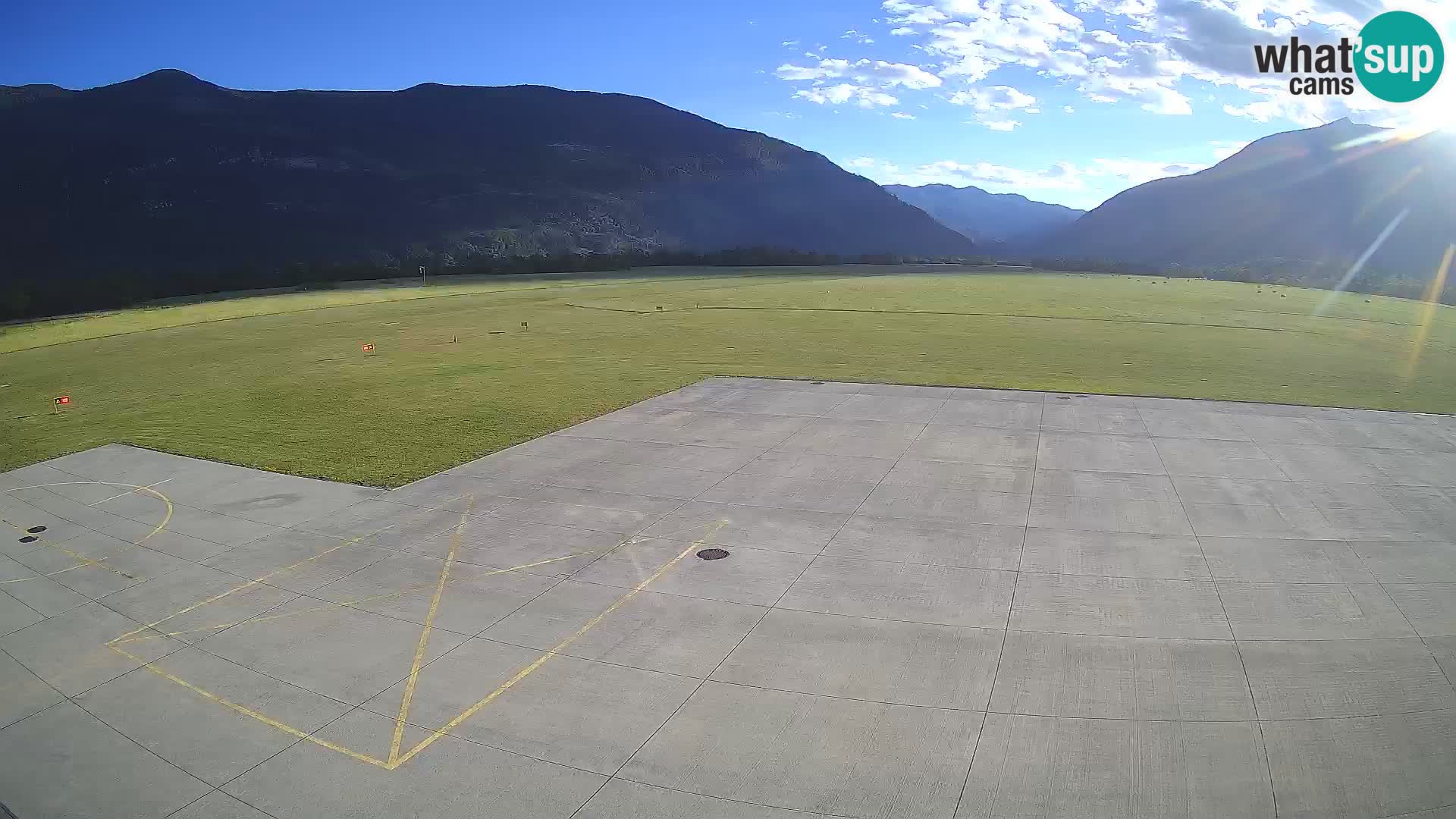 Bovec spletna kamera letališče – Skydive Bovec