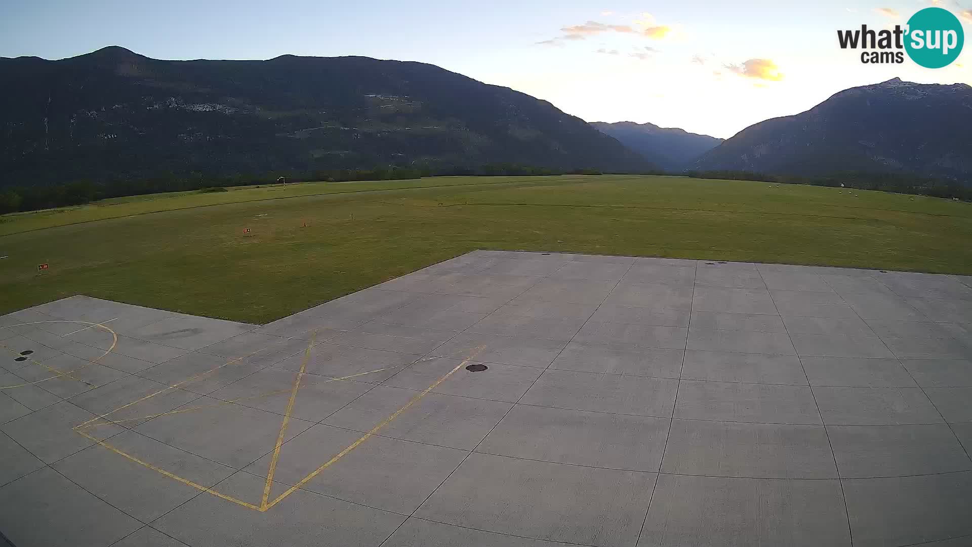 Bovec spletna kamera letališče – Skydive Bovec