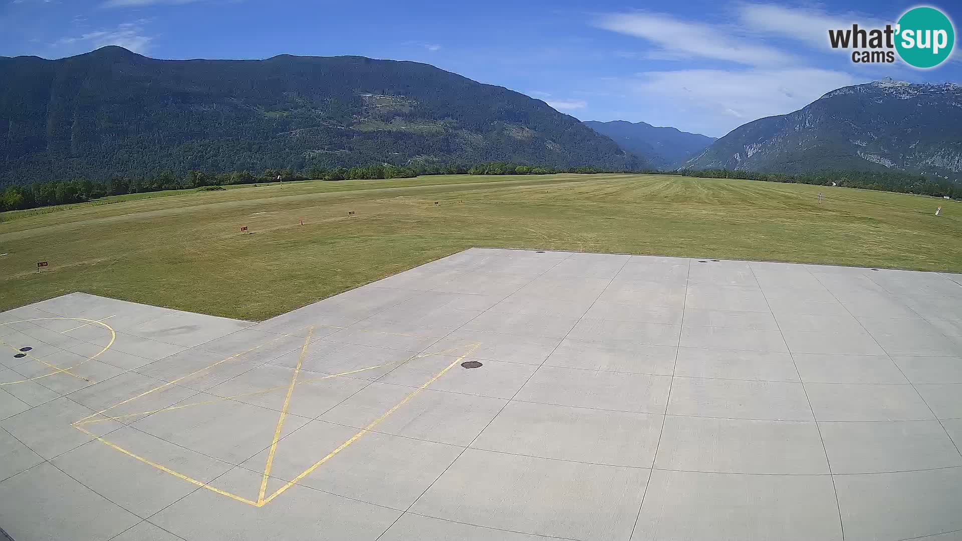 Webcam aereoporto di Bovec (Plezzo) – Vista verso il Kanin