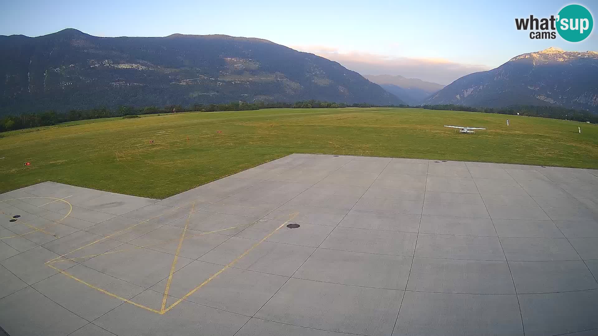 Bovec spletna kamera letališče – Skydive Bovec