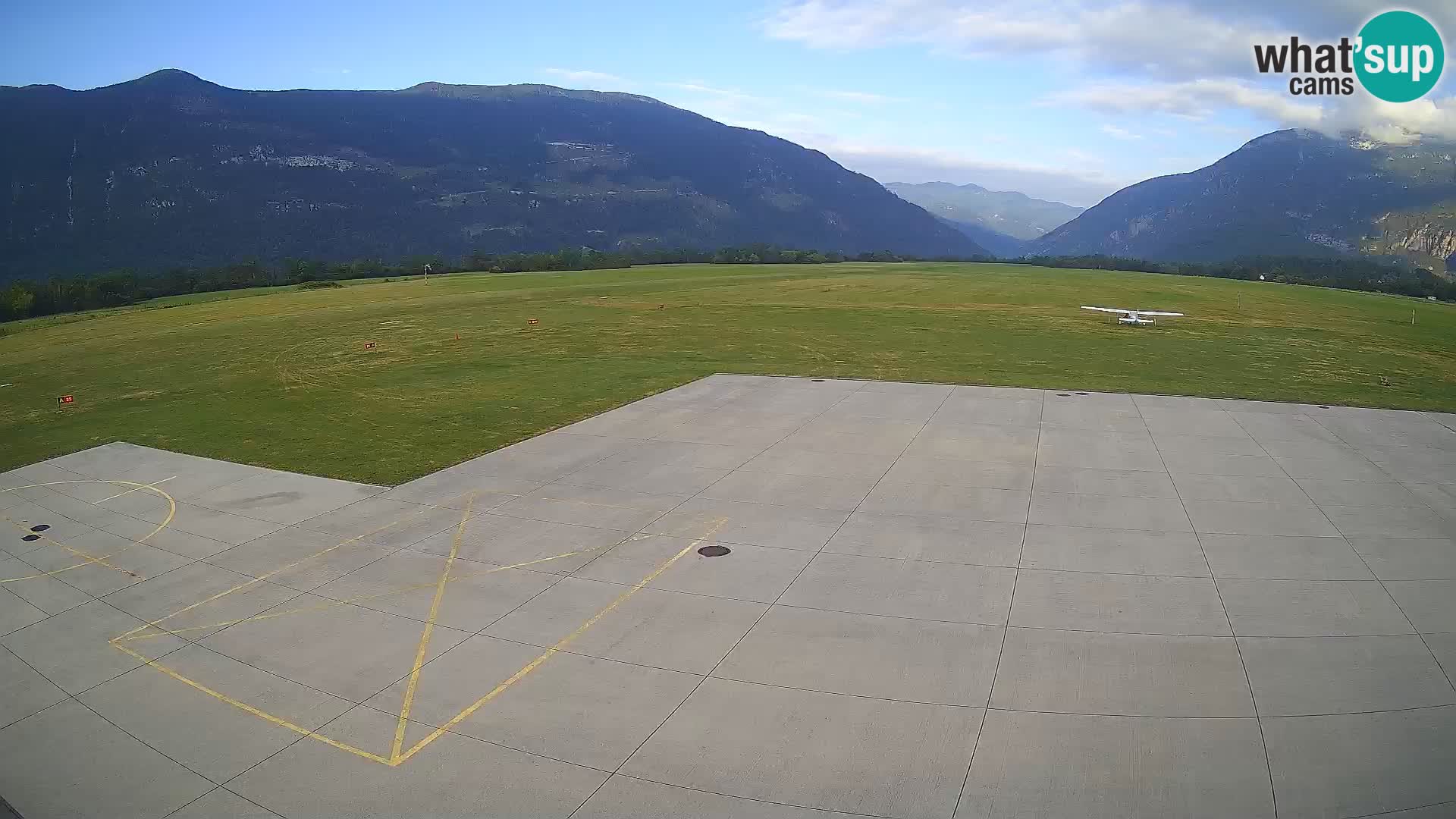 Bovec spletna kamera letališče – Skydive Bovec