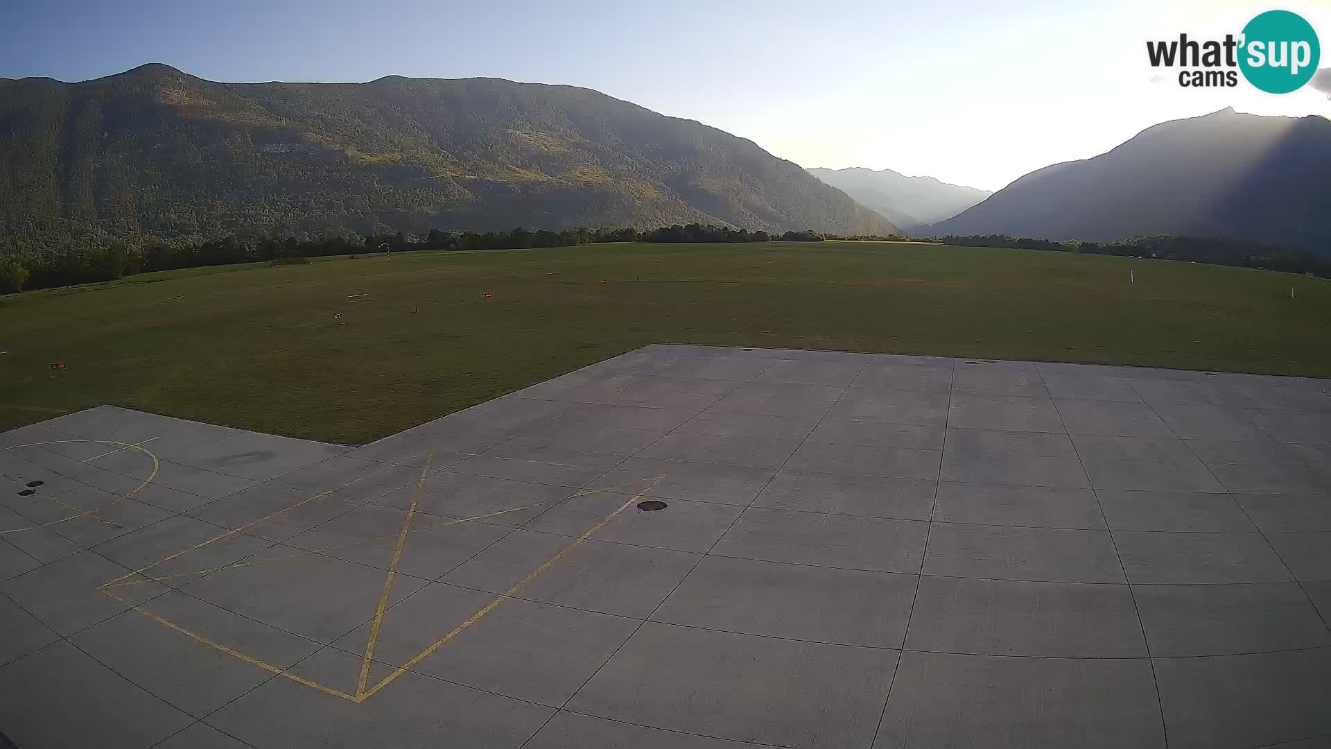 Cámara web del aeropuerto de Bovec – Skydive Bovec