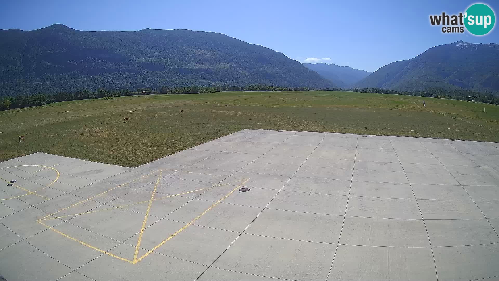 Bovec spletna kamera letališče – Skydive Bovec