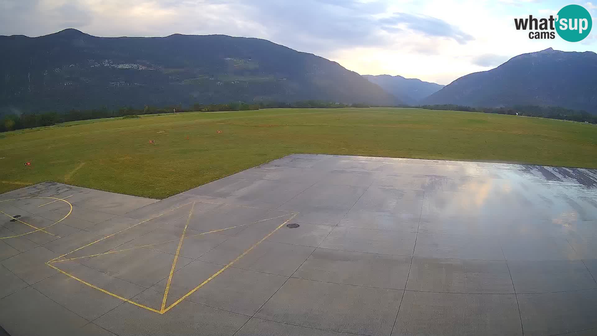 Bovec airport webcam – Skydive Bovec