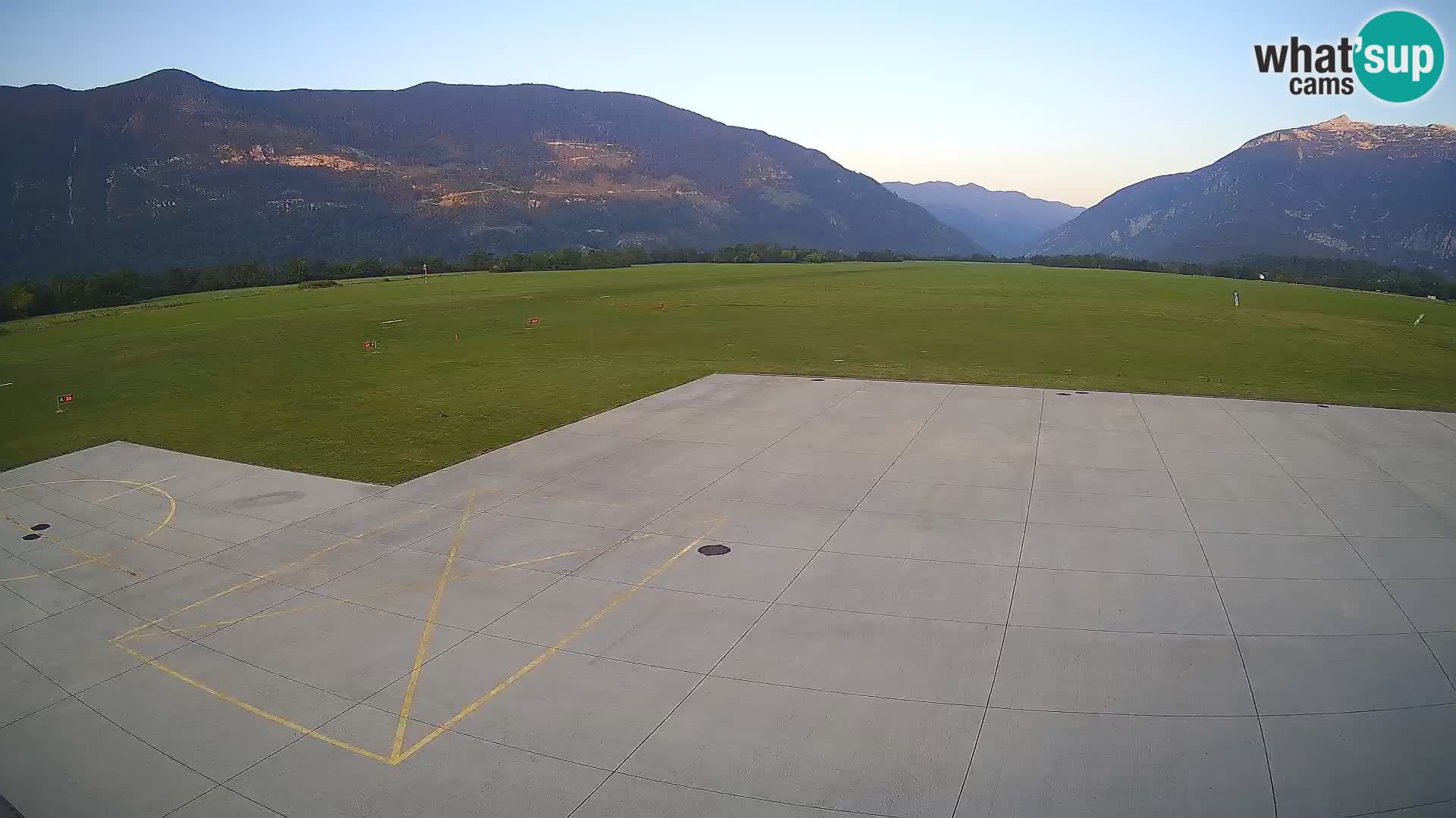 Bovec airport webcam – Skydive Bovec