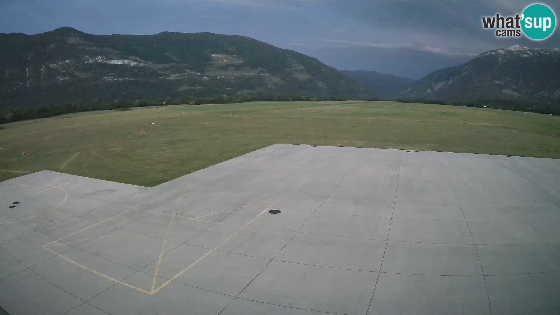Bovec spletna kamera letališče – Skydive Bovec