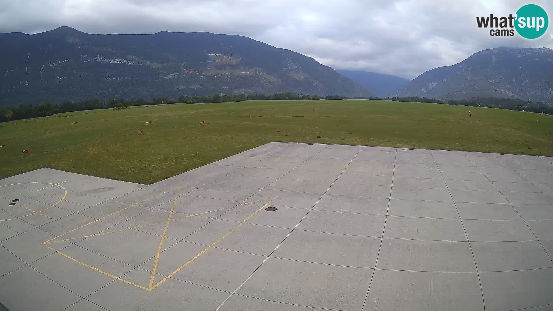 Bovec spletna kamera letališče – Skydive Bovec