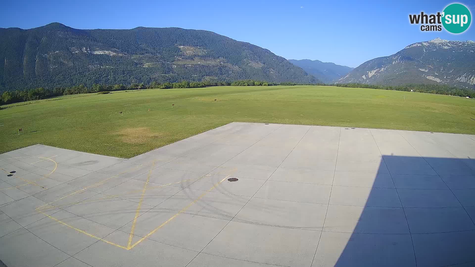 Webcam aereoporto di Bovec (Plezzo) – Vista verso il Kanin