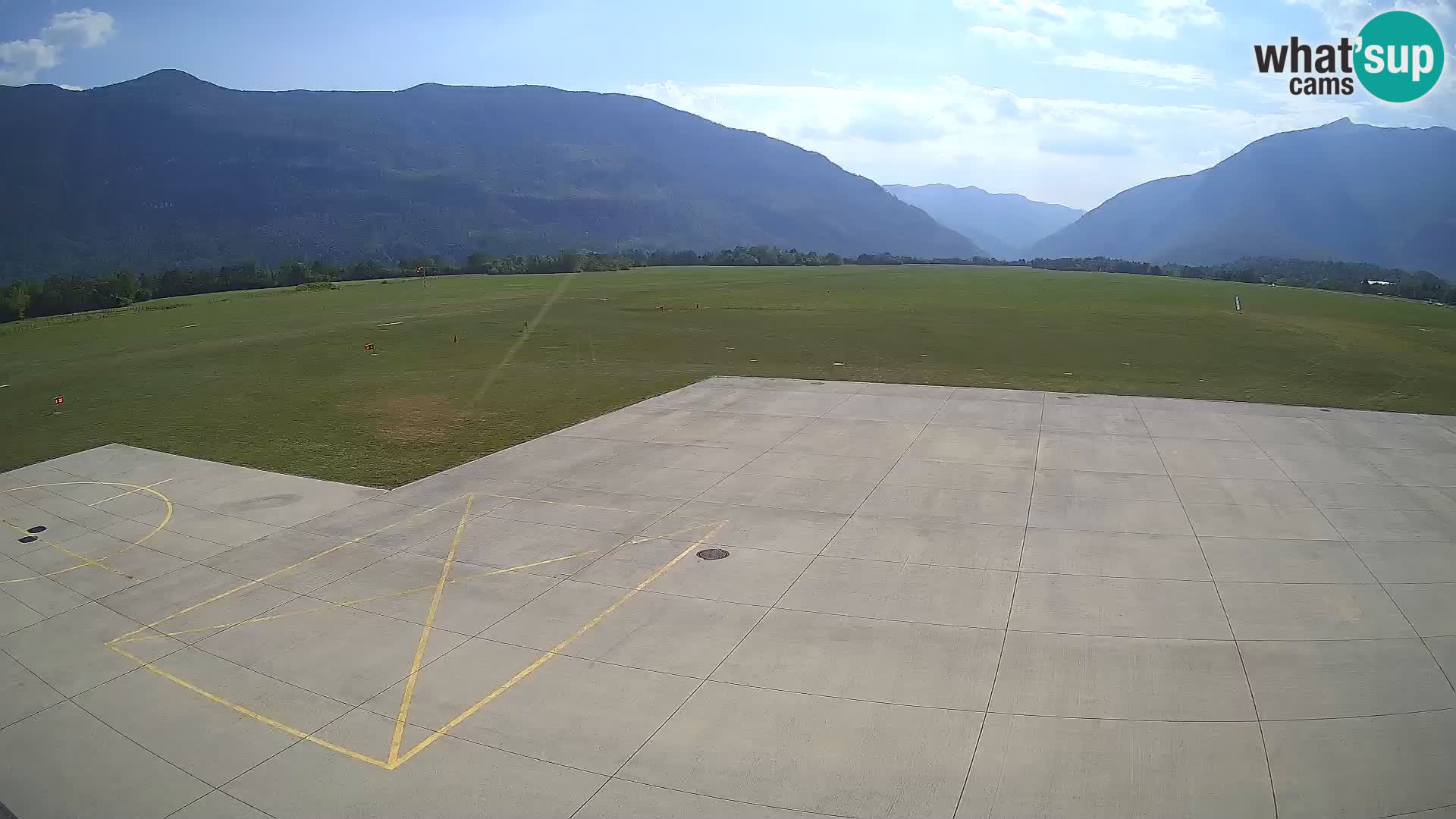 Webcam aereoporto di Bovec (Plezzo) – Vista verso il Kanin