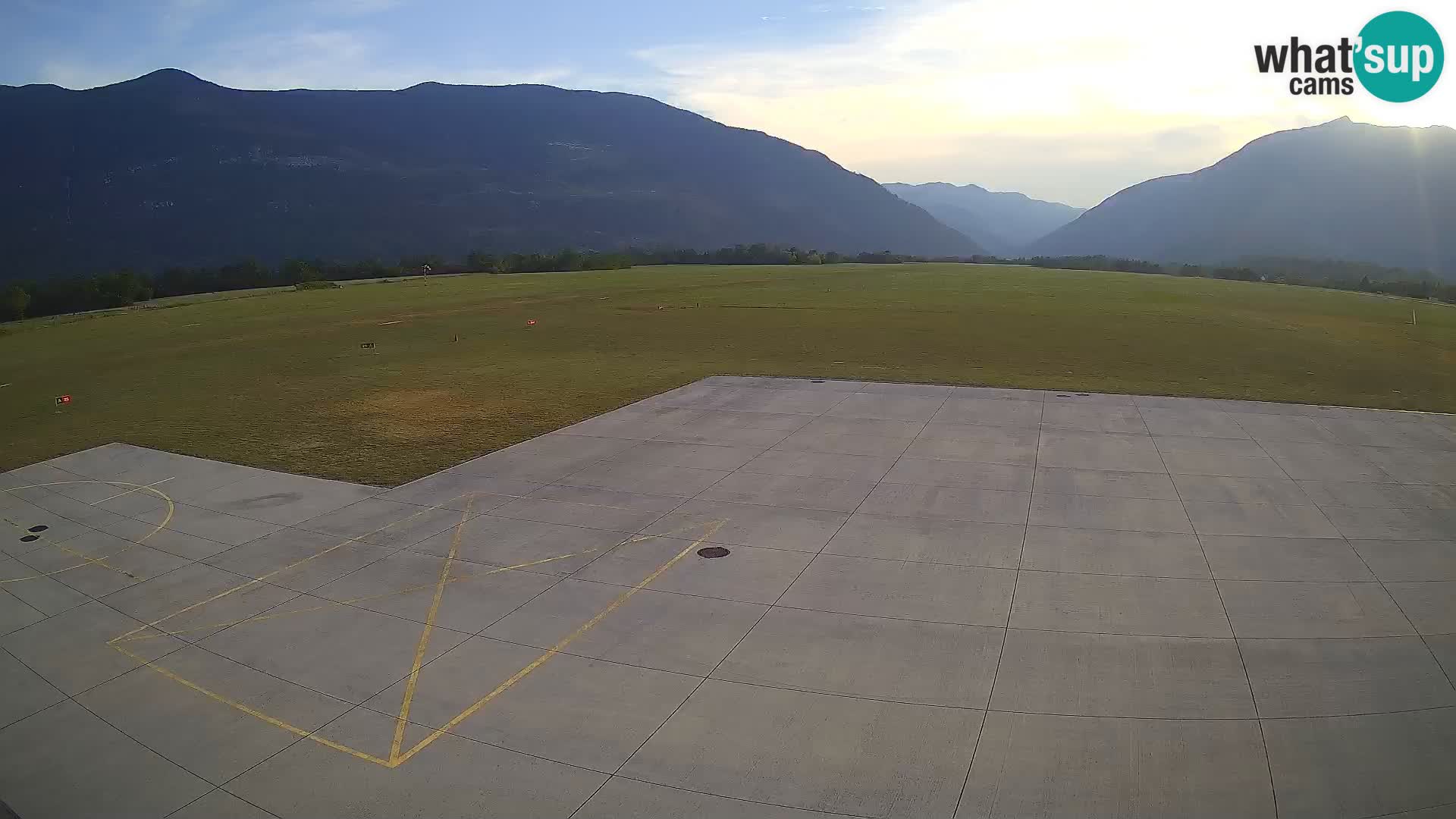 Bovec spletna kamera letališče – Skydive Bovec