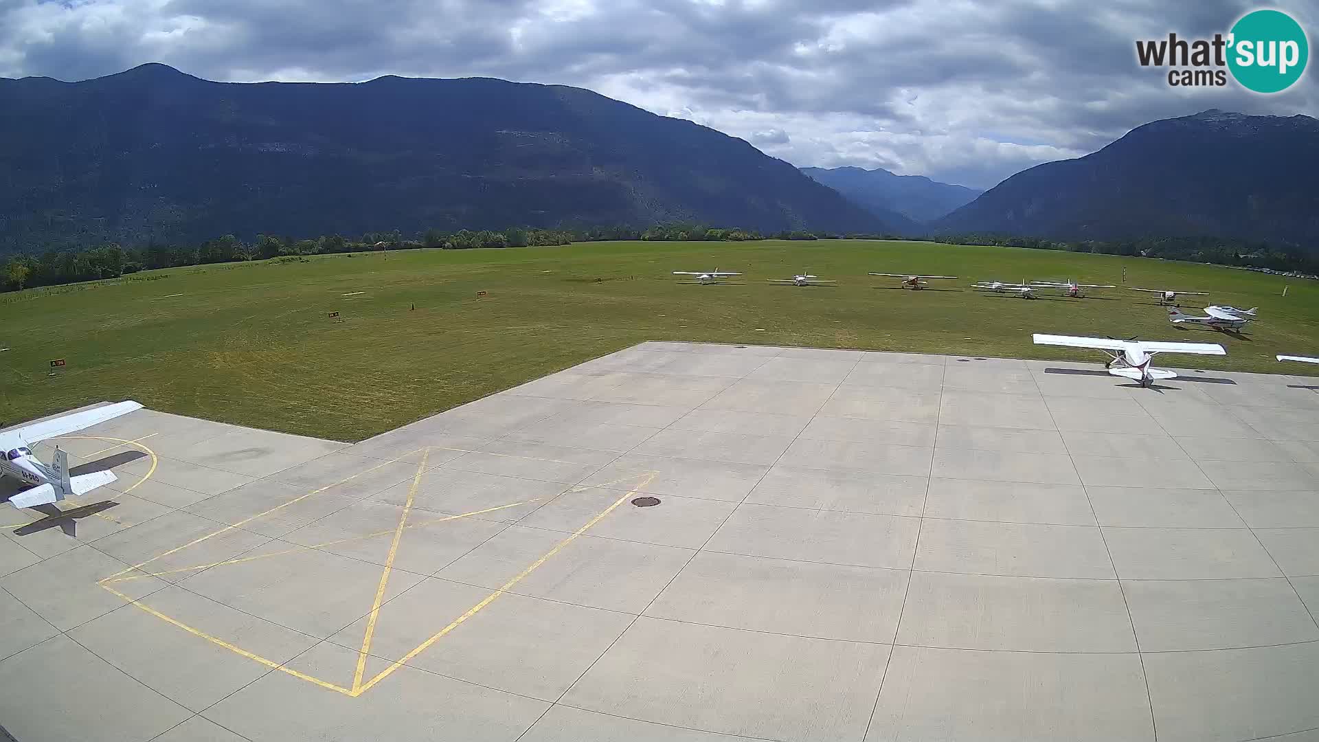 Webcam aereoporto di Bovec (Plezzo) – Vista verso il Kanin