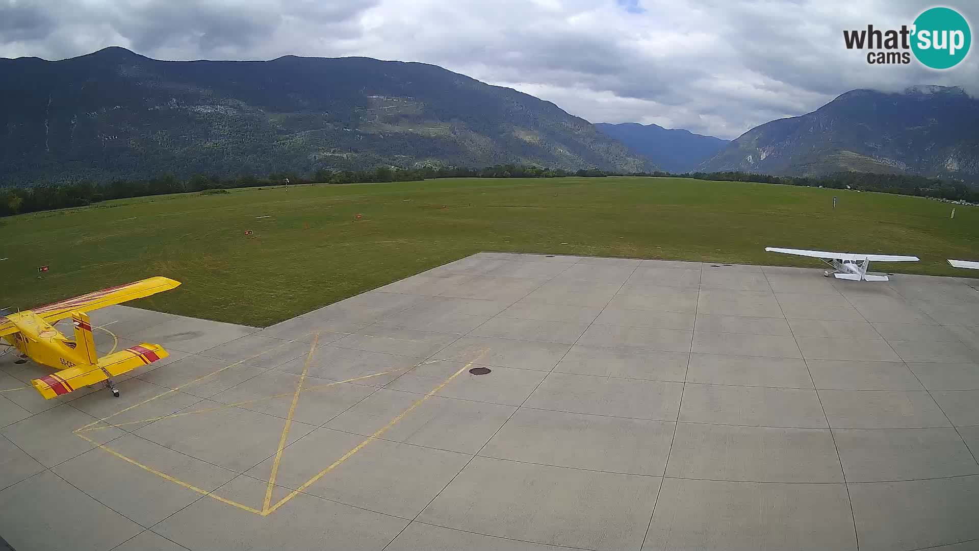 Webcam aereoporto di Bovec (Plezzo) – Vista verso il Kanin