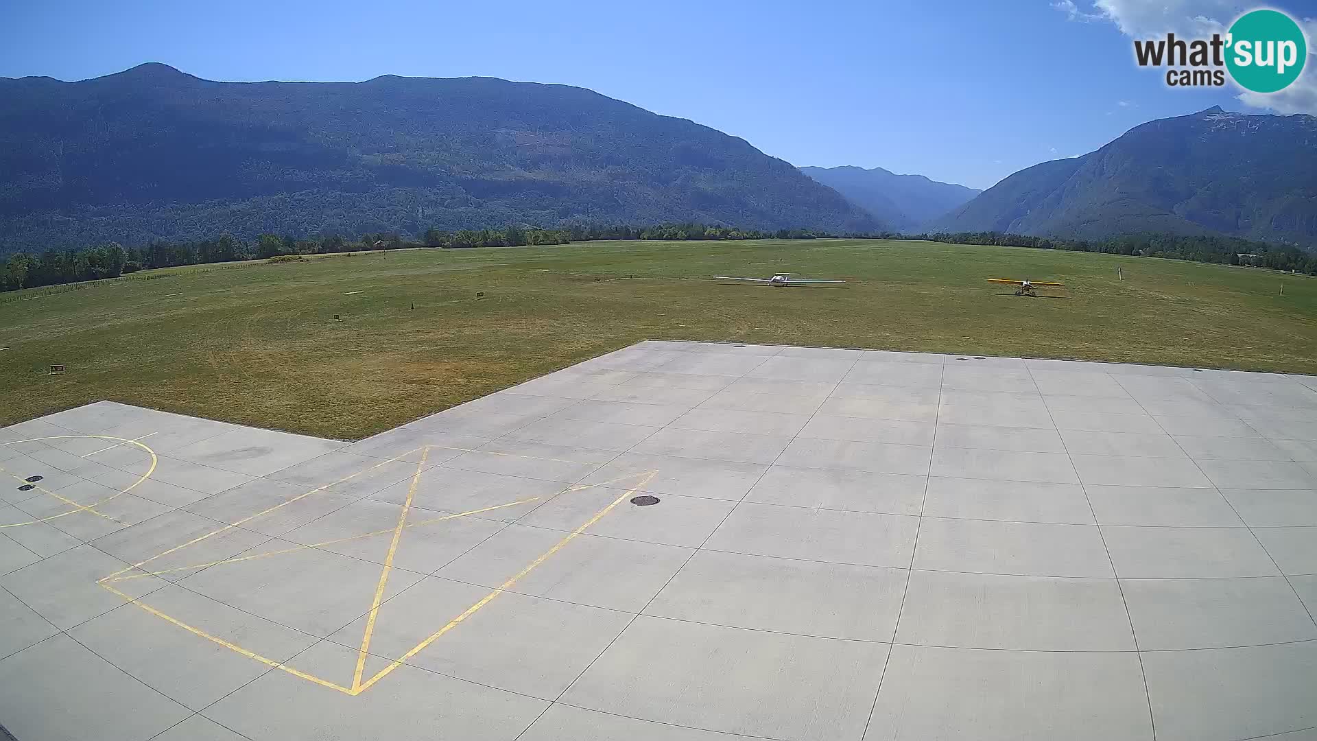 Webcam aereoporto di Bovec (Plezzo) – Vista verso il Kanin