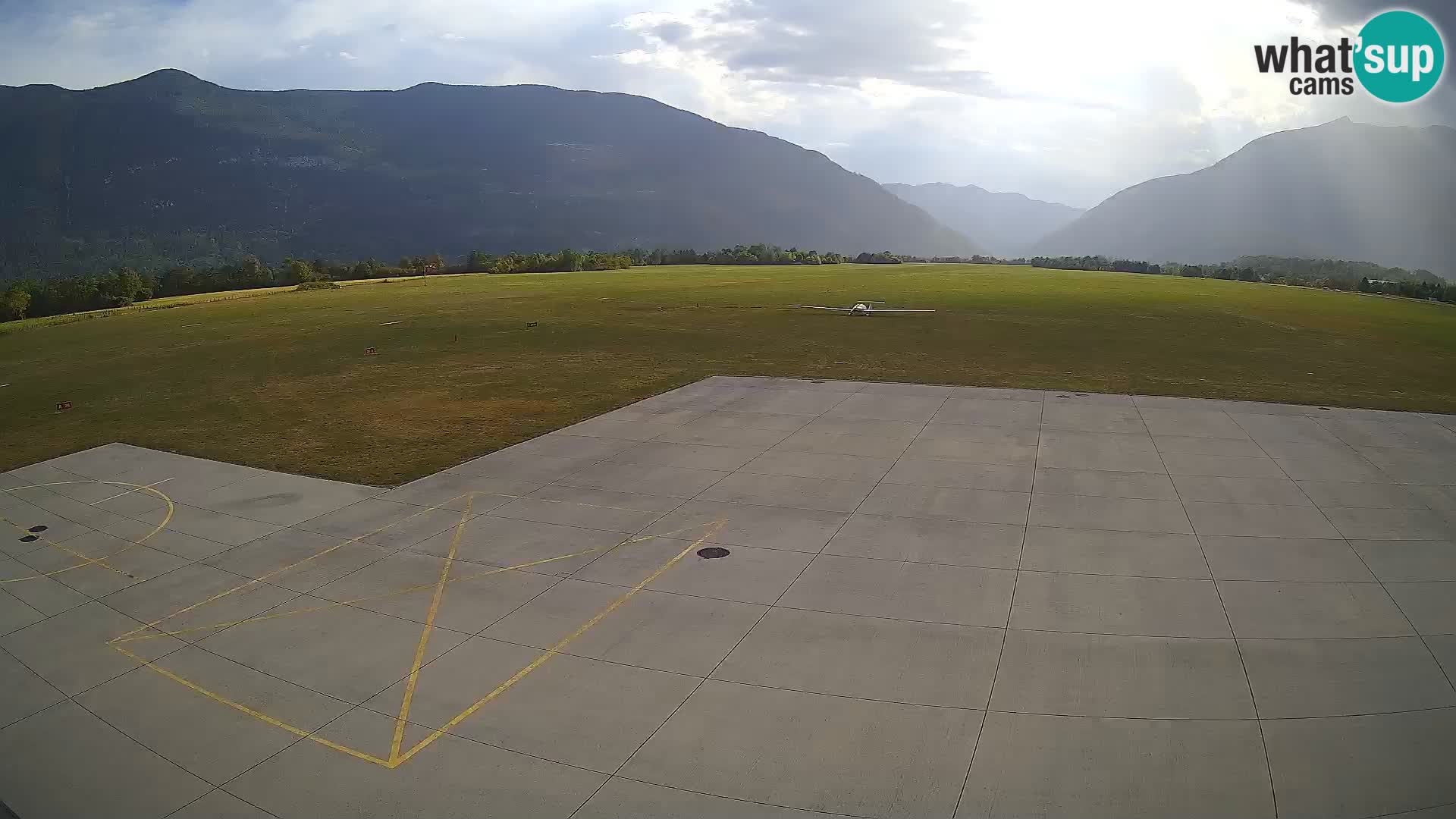 Bovec spletna kamera letališče – Skydive Bovec