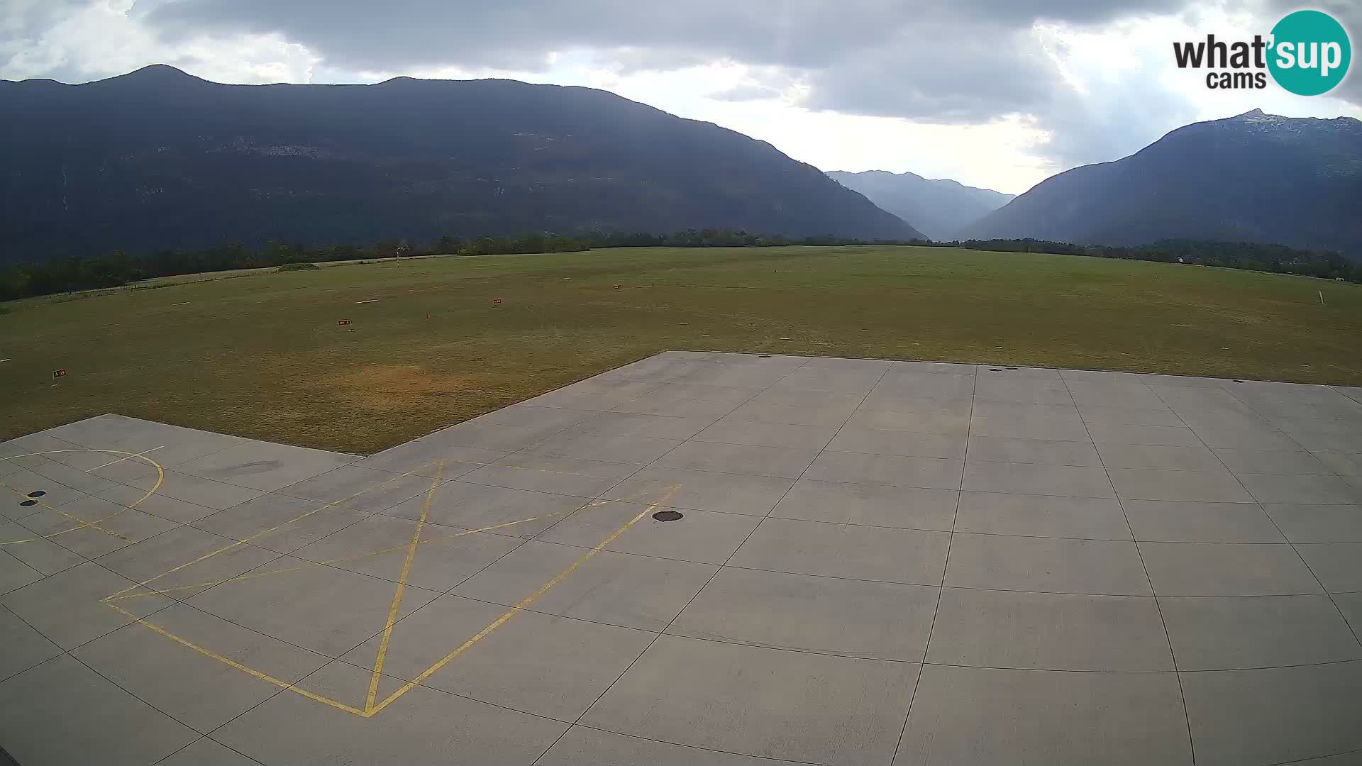 Bovec spletna kamera letališče – Skydive Bovec