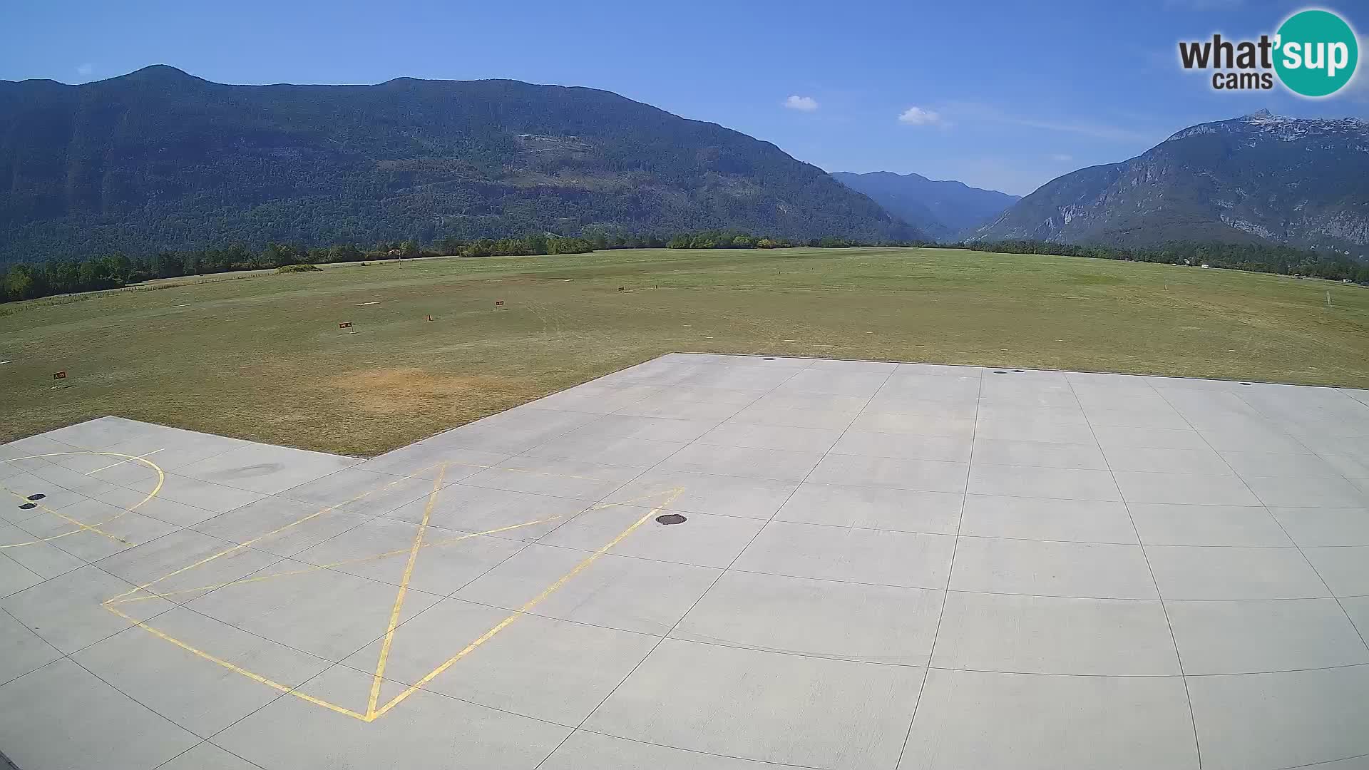 Webcam aereoporto di Bovec (Plezzo) – Vista verso il Kanin