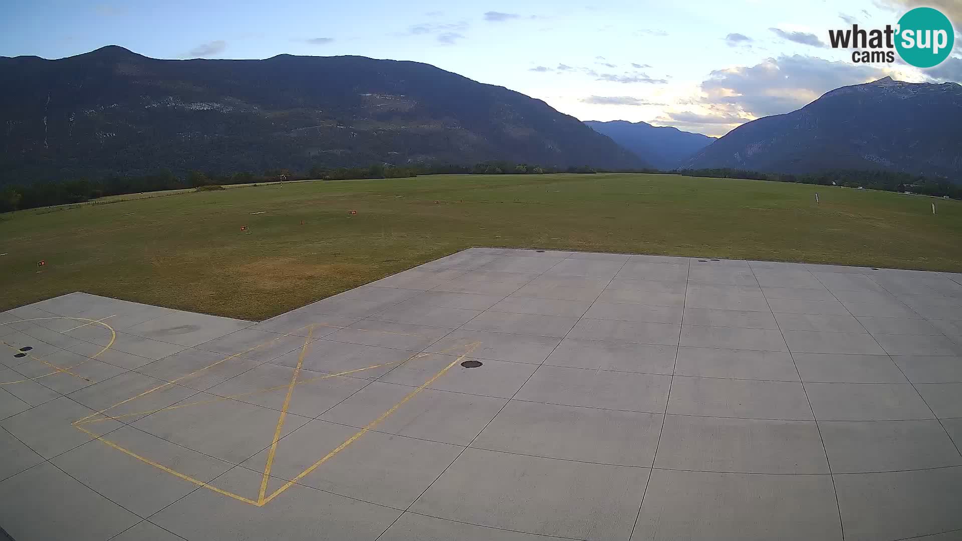 Bovec spletna kamera letališče – Skydive Bovec