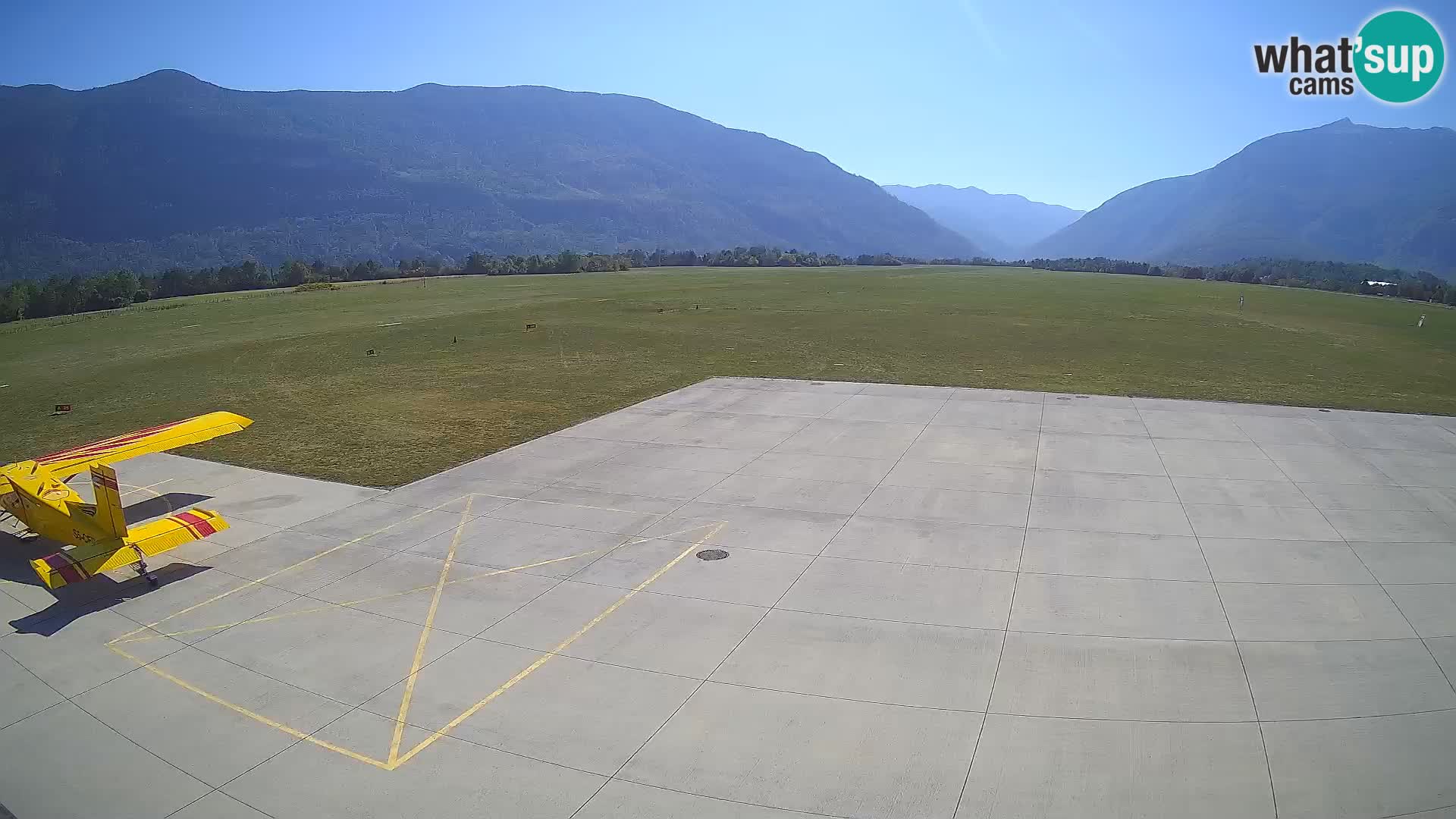 Webcam aereoporto di Bovec (Plezzo) – Vista verso il Kanin