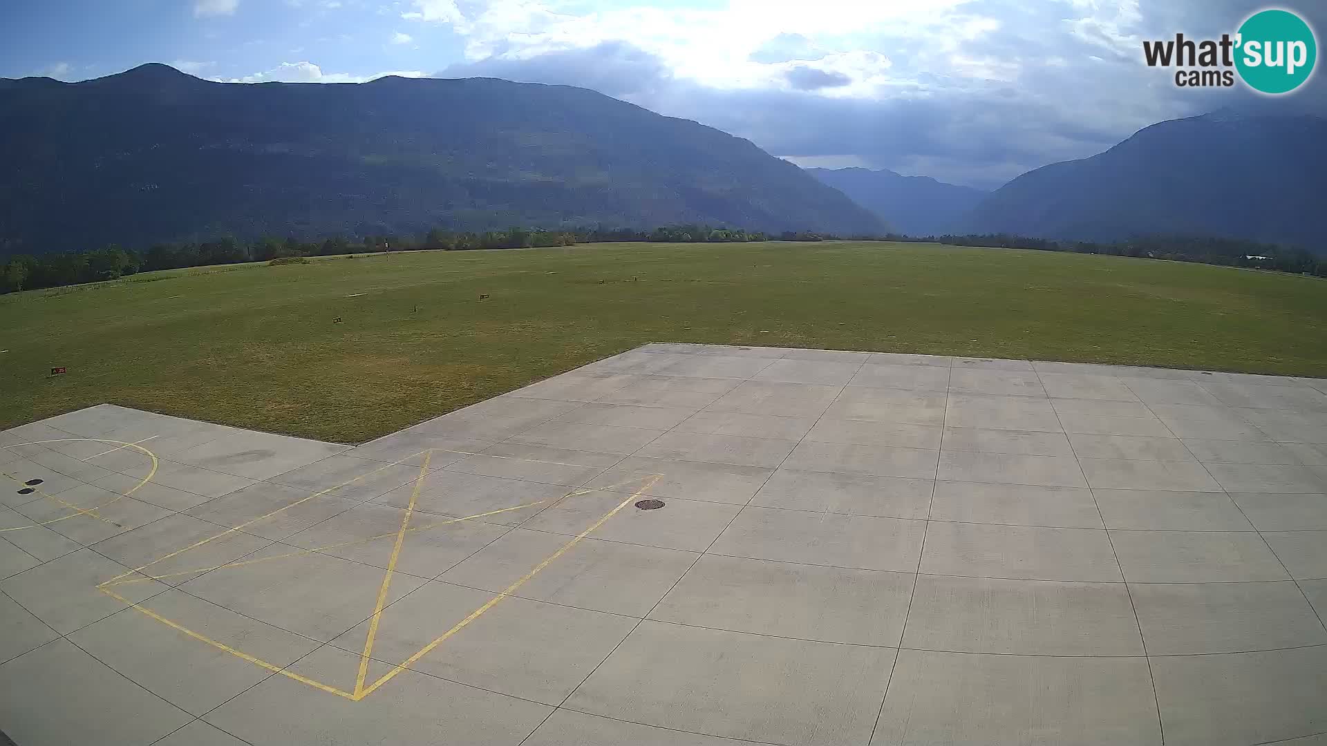 Bovec spletna kamera letališče – Skydive Bovec
