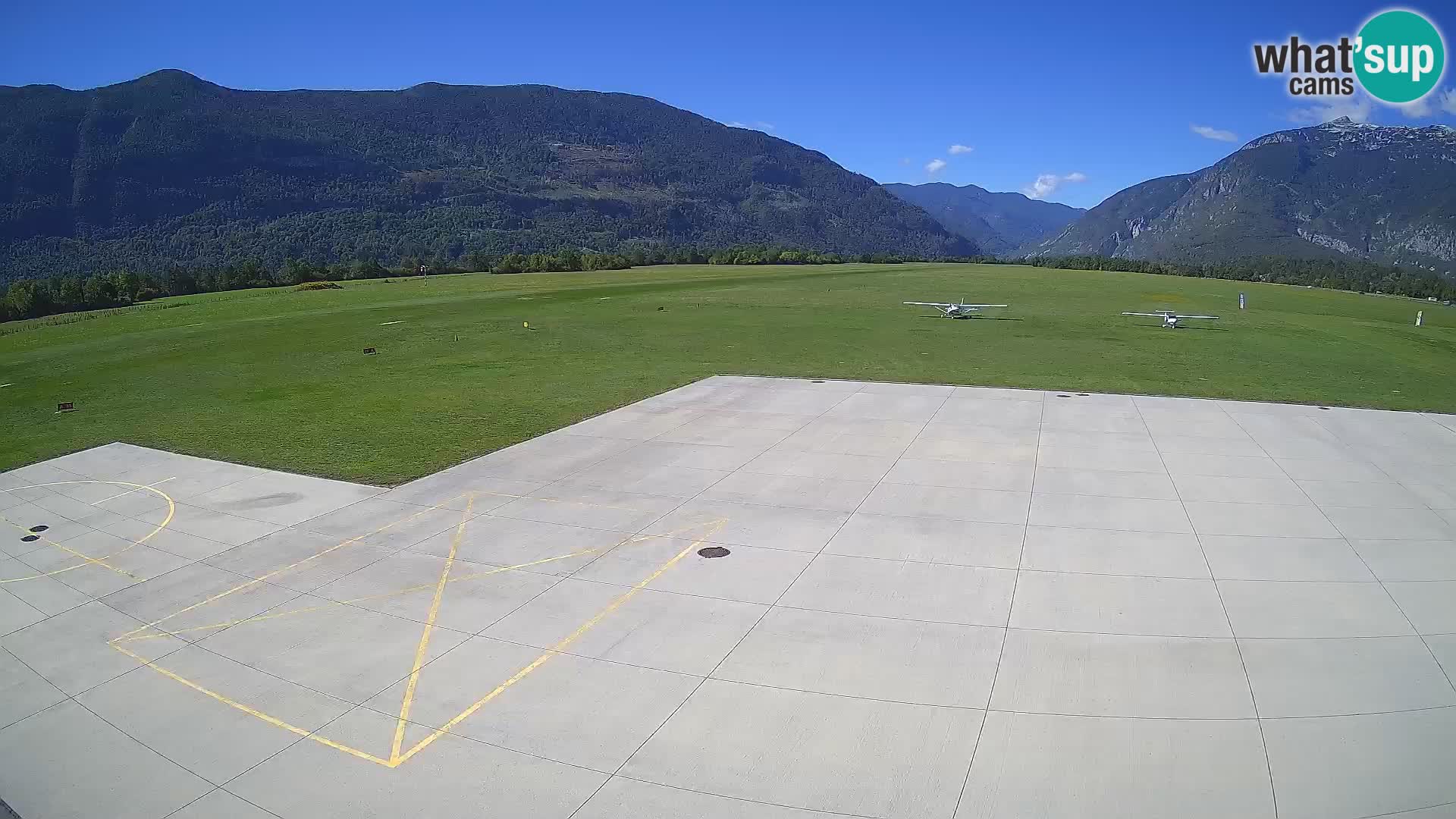 Bovec spletna kamera letališče – Skydive Bovec