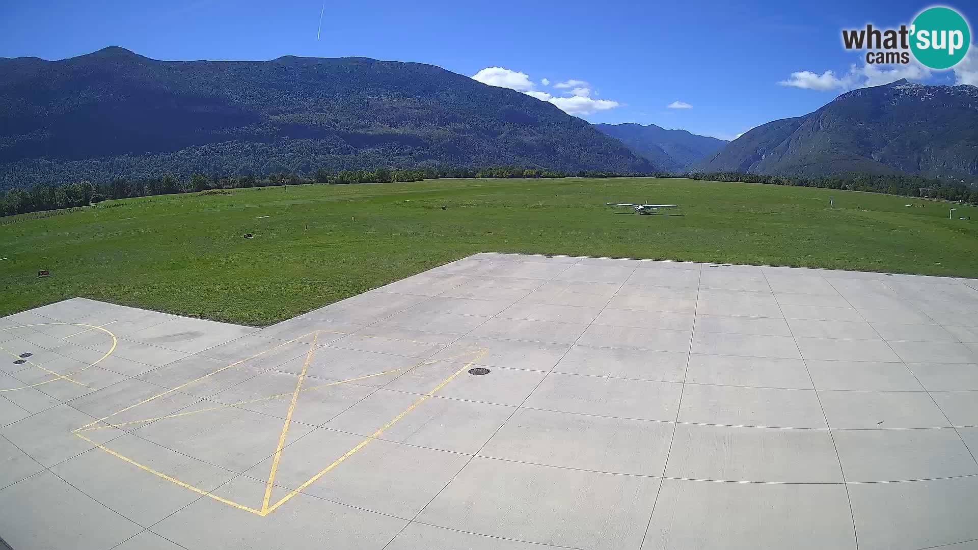 Bovec spletna kamera letališče – Skydive Bovec