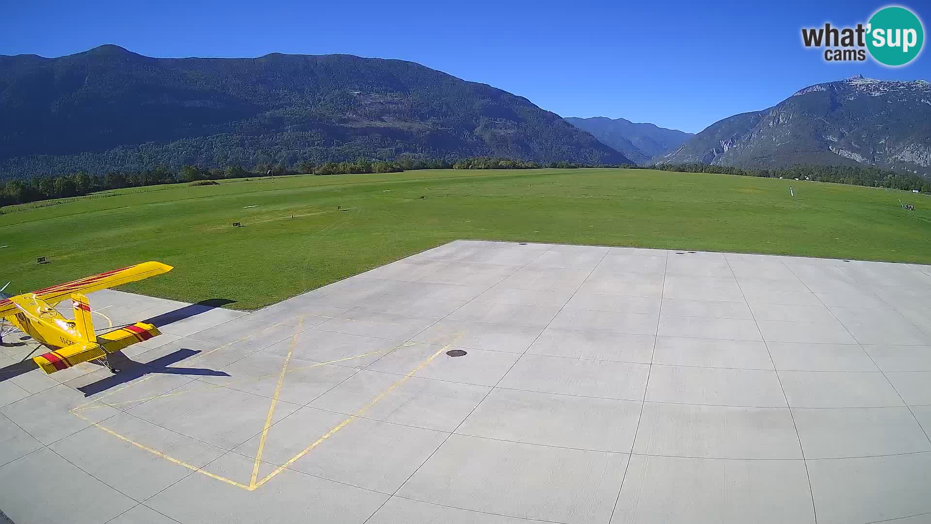 Webcam aereoporto di Bovec (Plezzo) – Vista verso il Kanin
