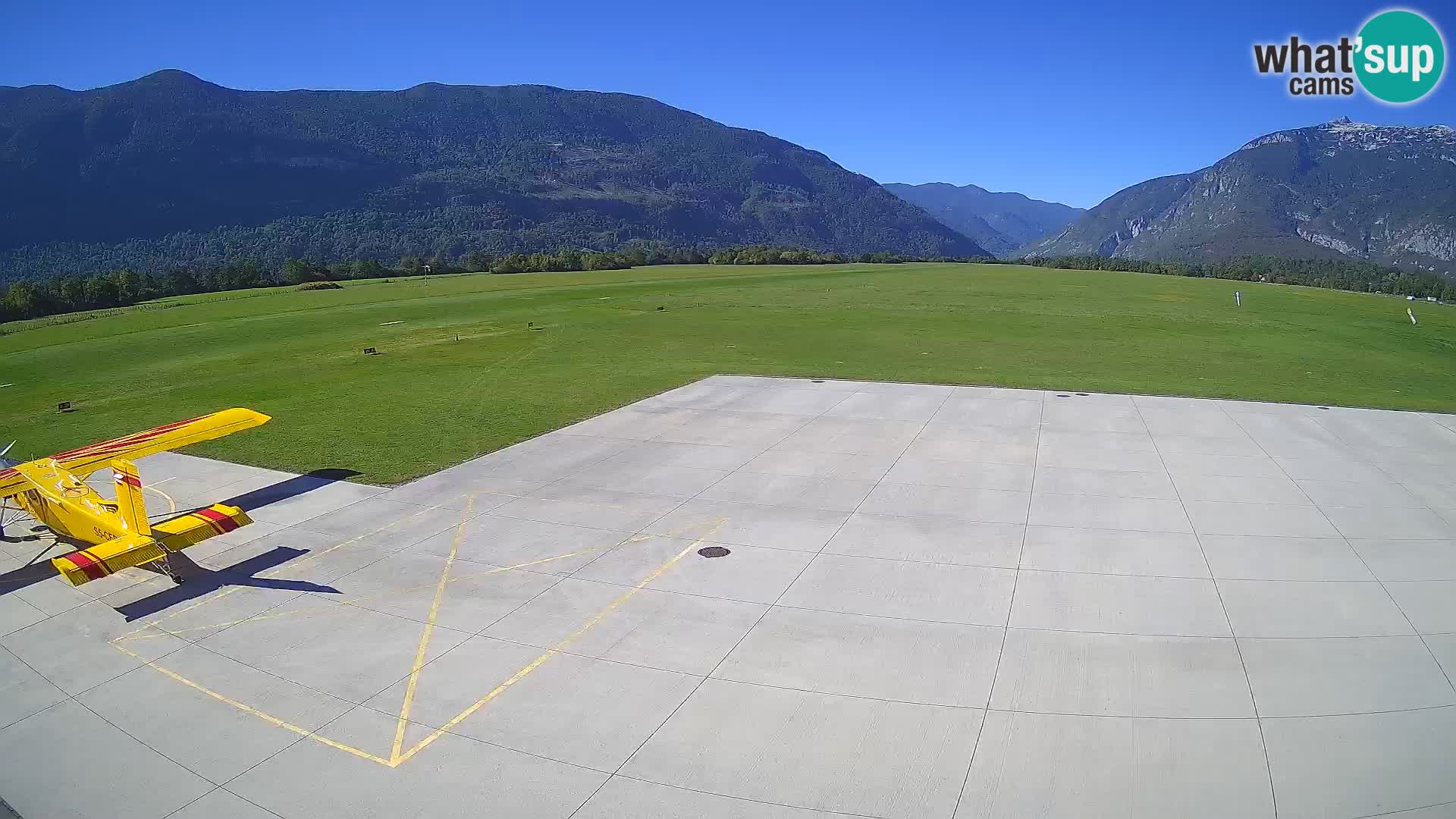 Webcam aereoporto di Bovec (Plezzo) – Vista verso il Kanin