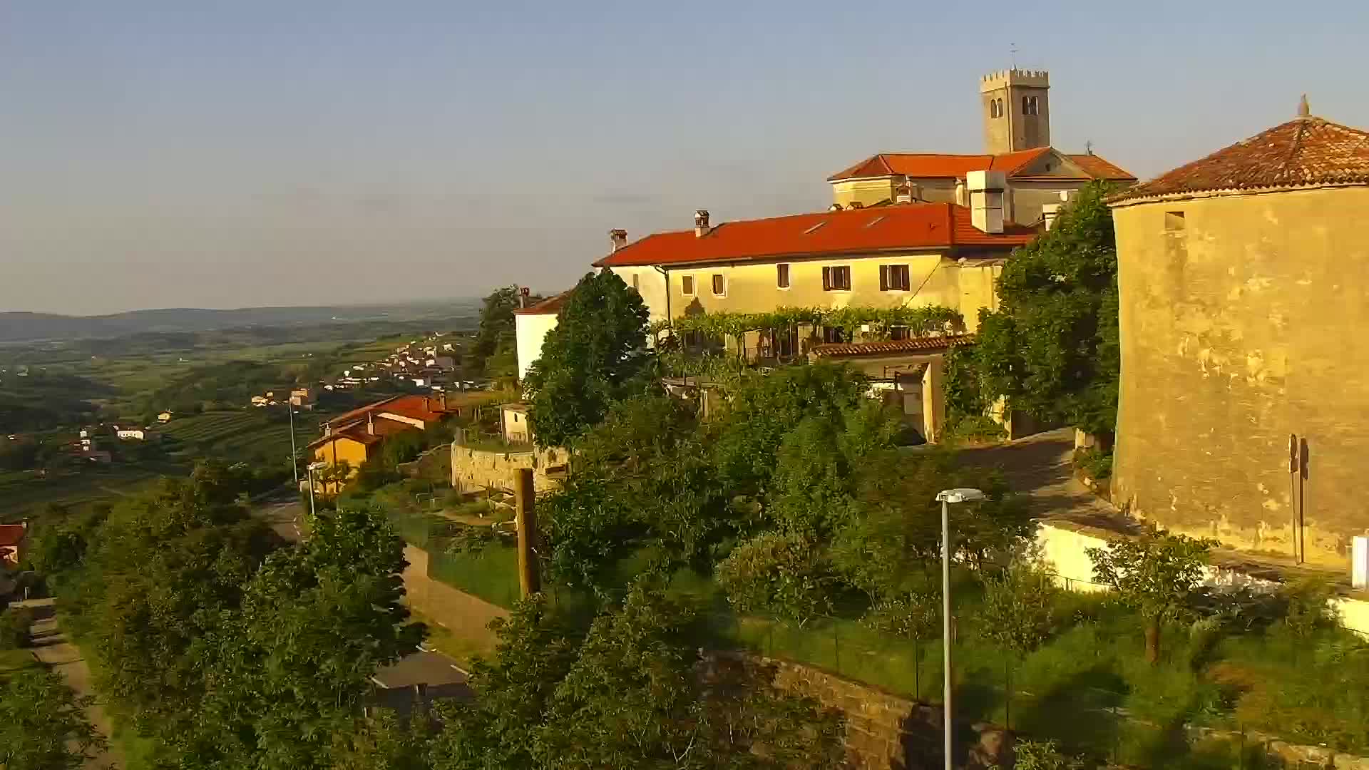 U Živo Šmartno web kamera Brda – Hotel San Martin