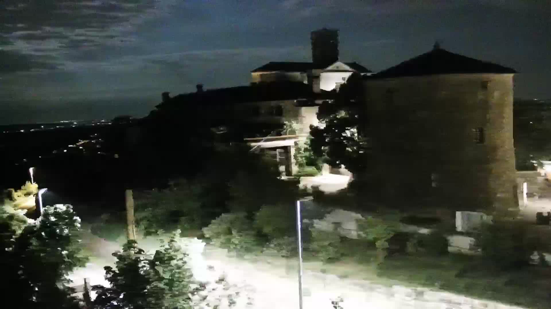 V Živo Šmartno spletna kamera Brda – Hotel San Martin