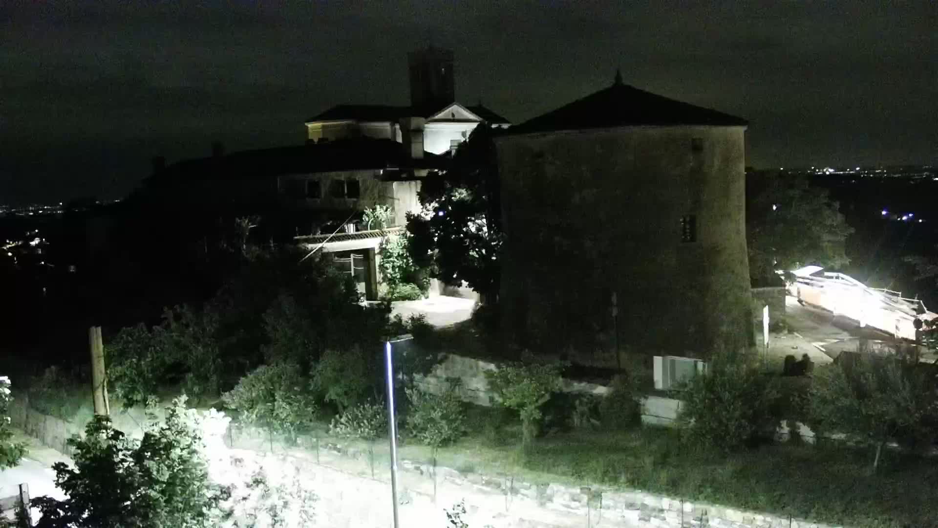 U Živo Šmartno web kamera Brda – Hotel San Martin