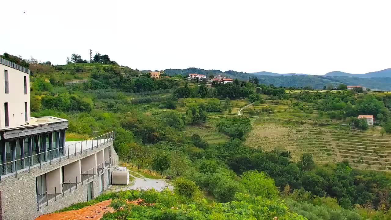 V Živo Šmartno spletna kamera Brda – Hotel San Martin