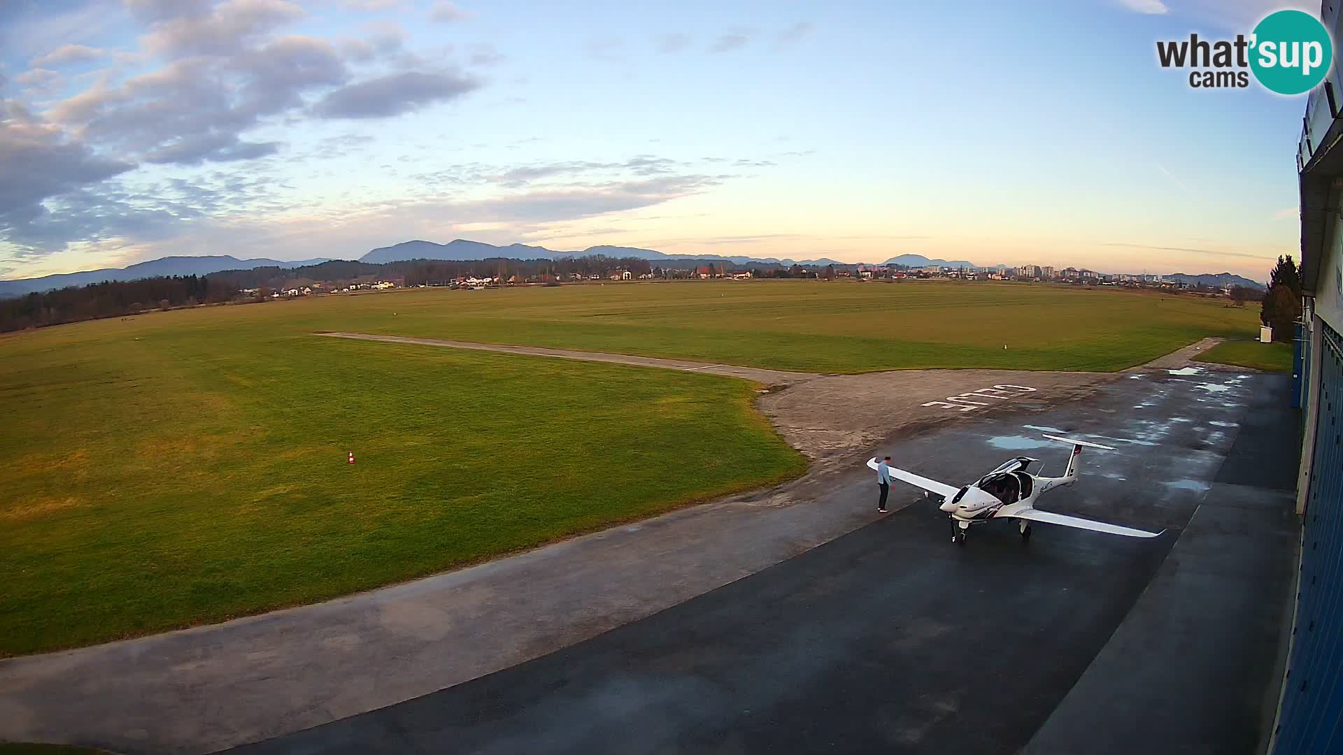 Web kamera Zračna luka Celje | LJCL | Slovenia
