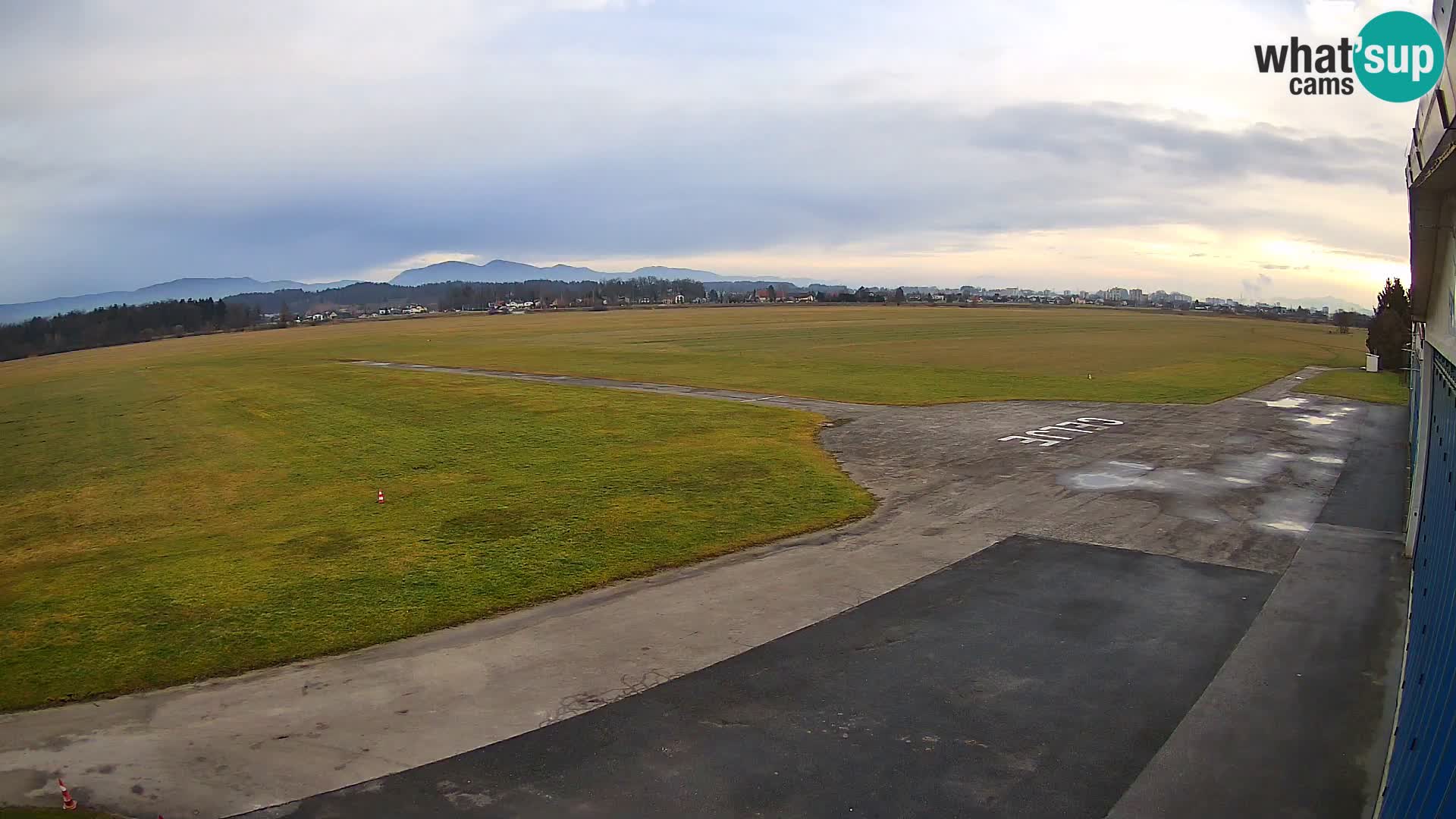 Web kamera Zračna luka Celje | LJCL | Slovenia