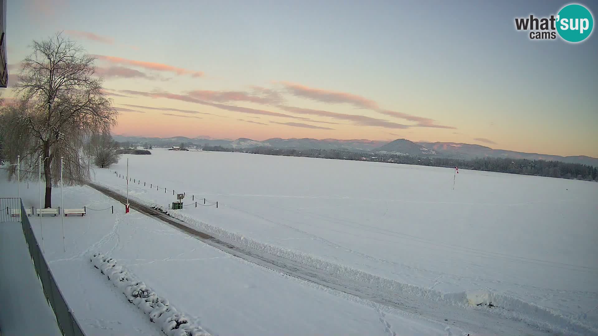 Spletna kamera Aeroklub Celje | LJCL