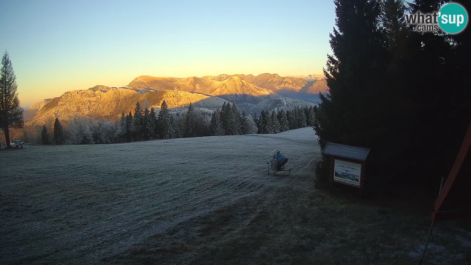 Smučarska šola Novinar – spletna kamera smučišče Cerkno