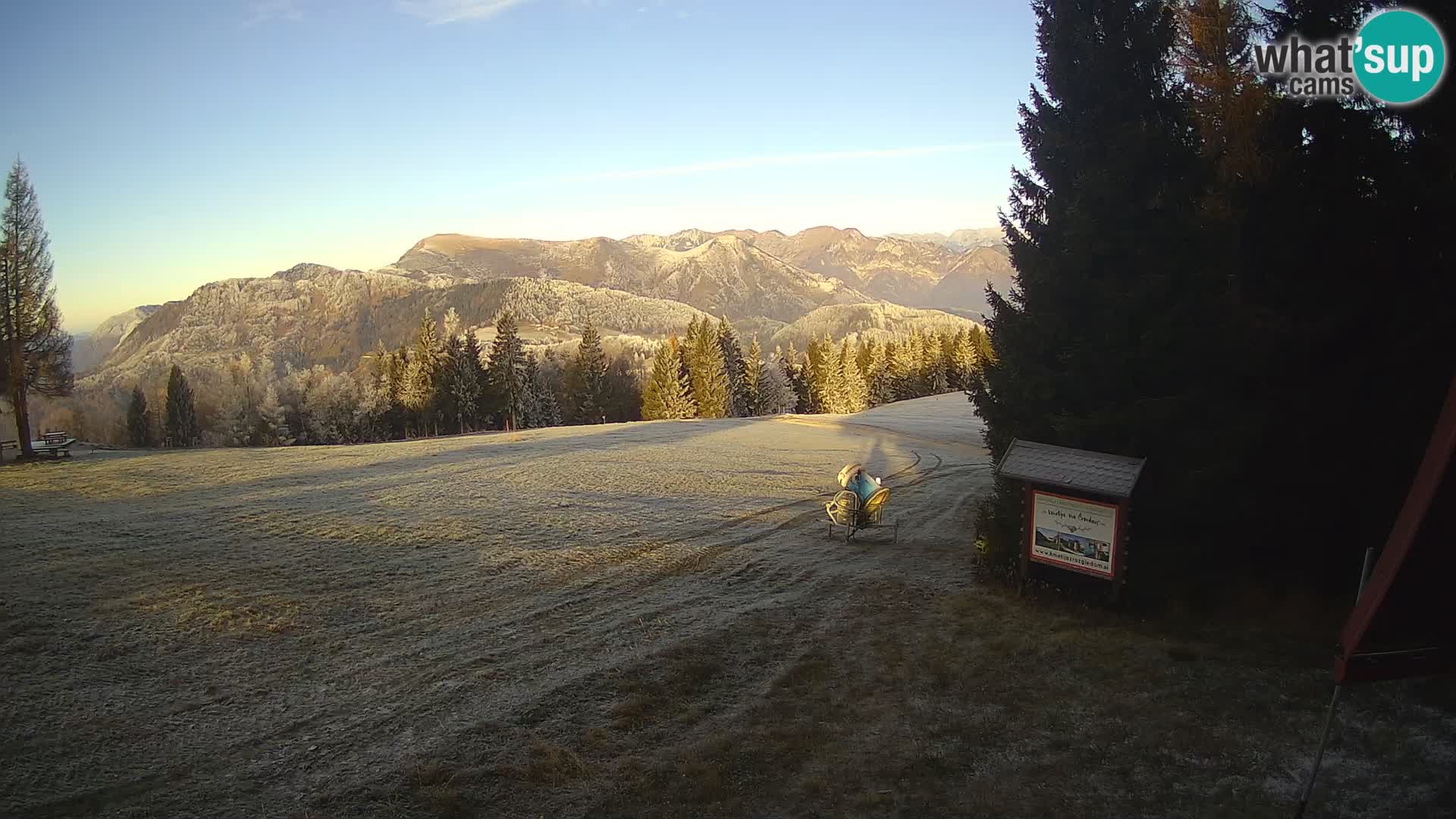 Smučarska šola Novinar – spletna kamera smučišče Cerkno