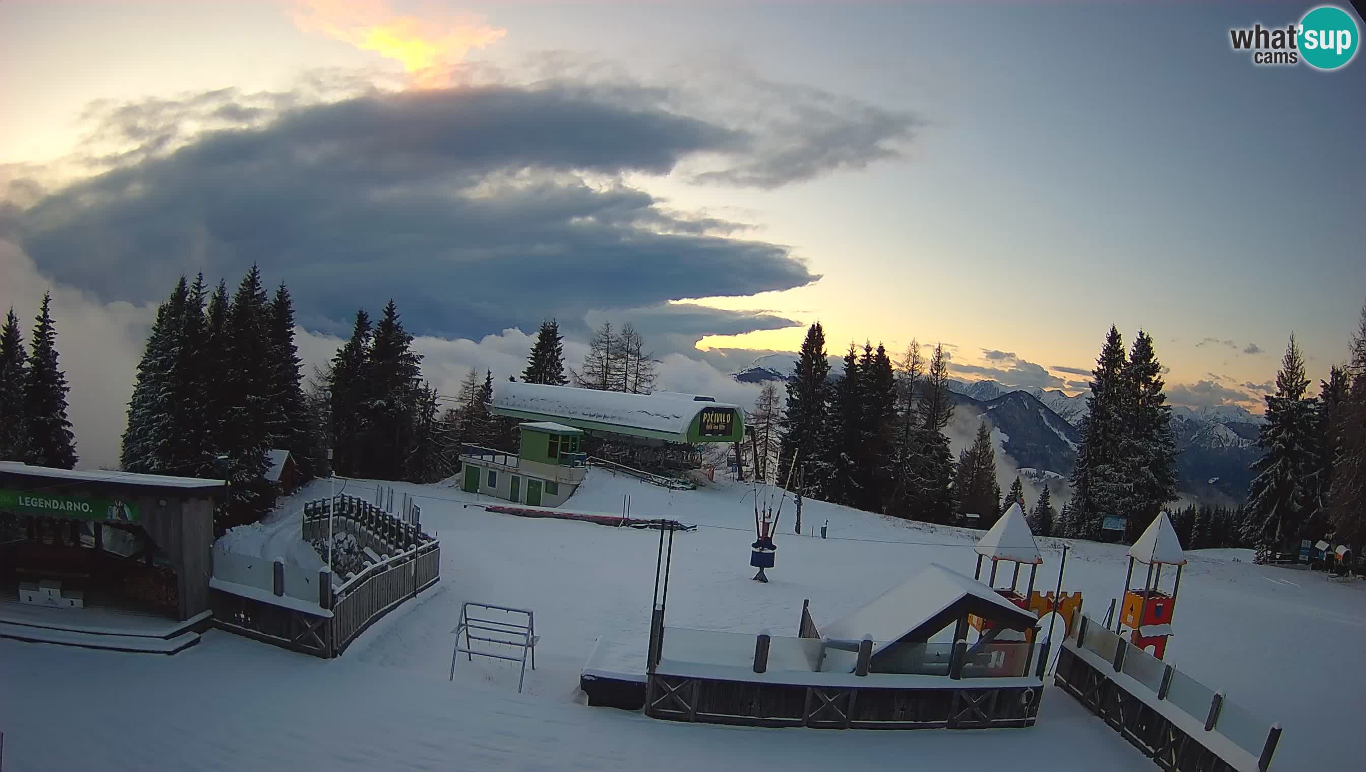 Alpska Perla Ski hotel Cerkno Počivalo webcam – Slovenia