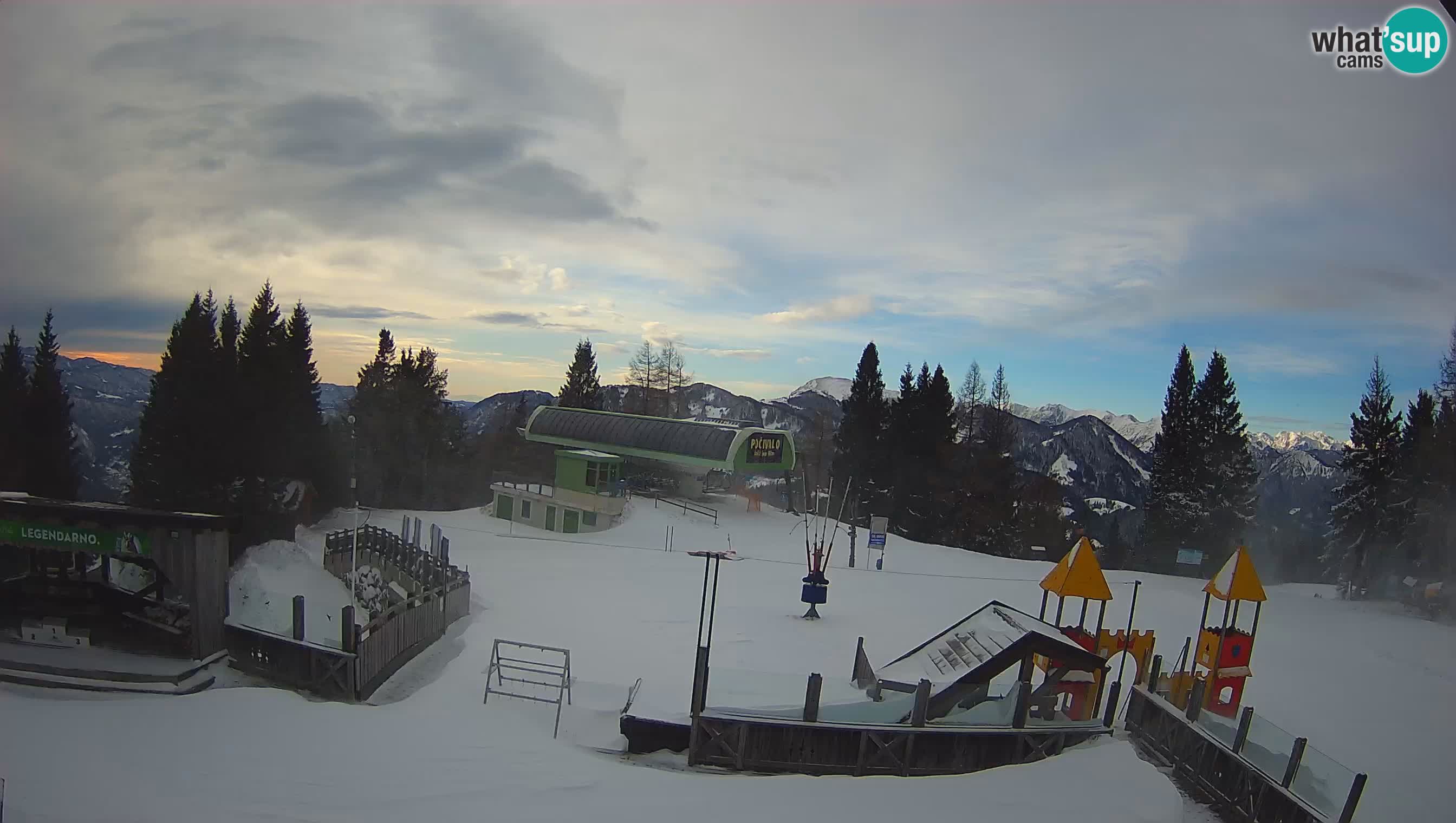 Alpska Perla Ski center Cerkno Počivalo webcam – Slovenia