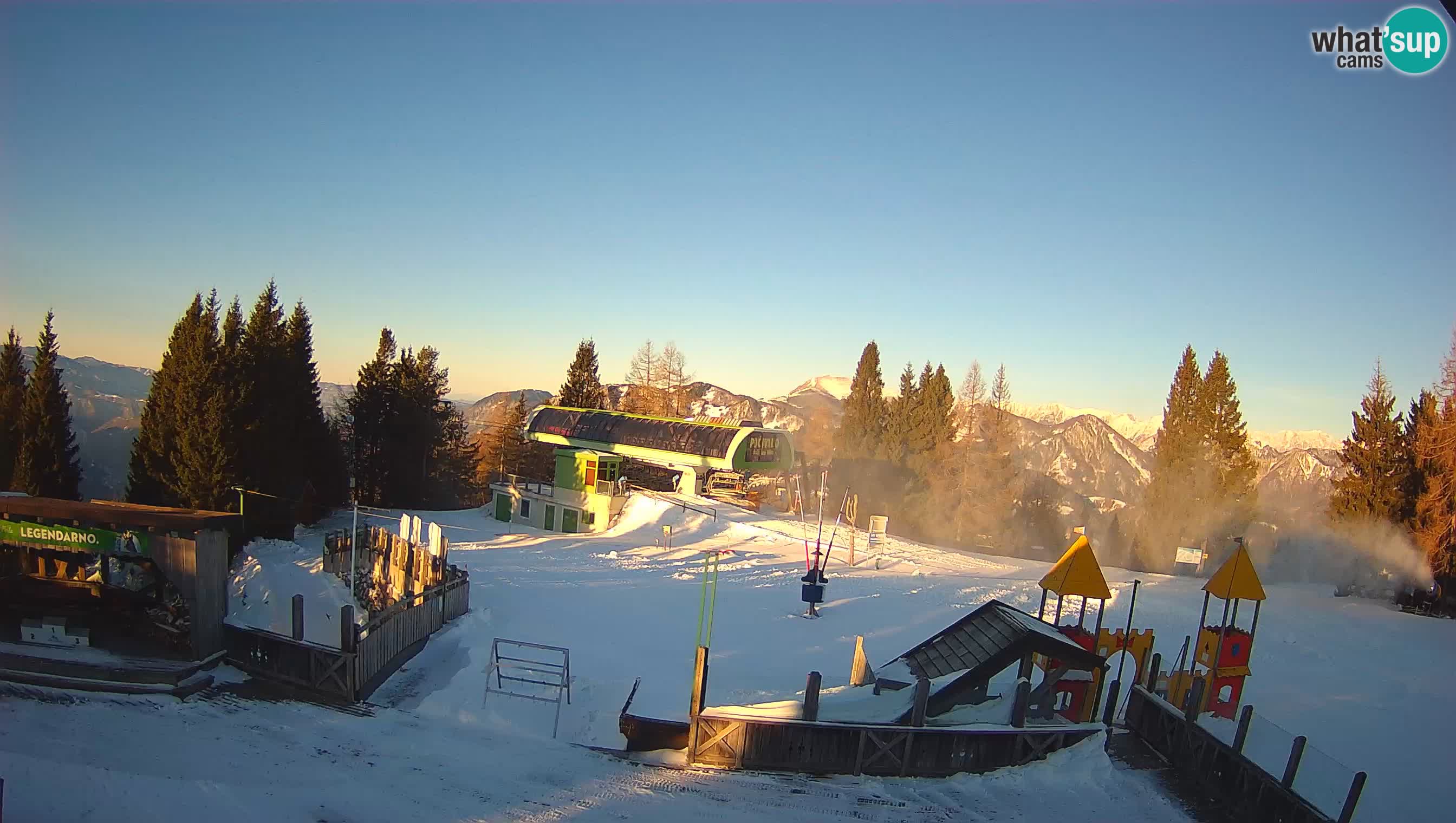 Alpska Perla Ski center Cerkno Počivalo webcam – Slovenia