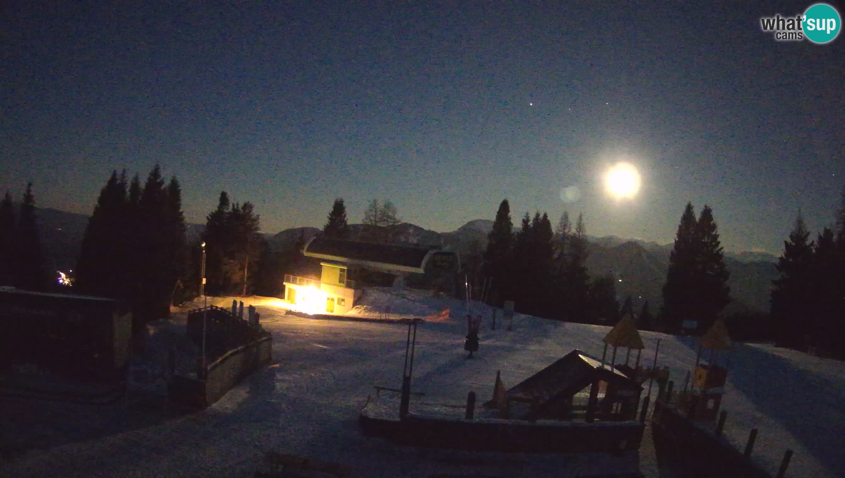 Alpska Perla Ski center Cerkno Počivalo webcam – Slovenia