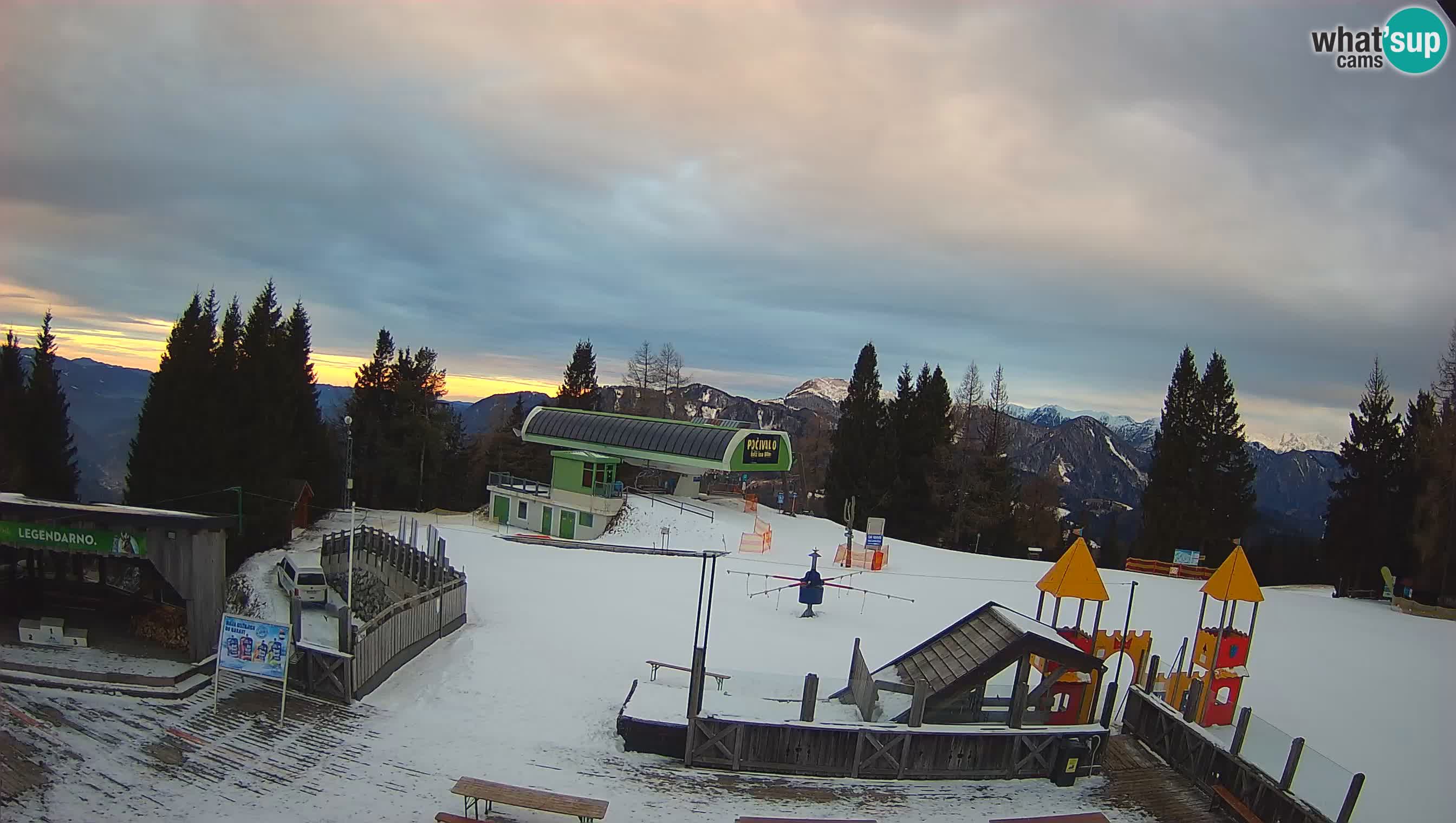 Alpska Perla Ski center Cerkno Počivalo webcam – Slovenia