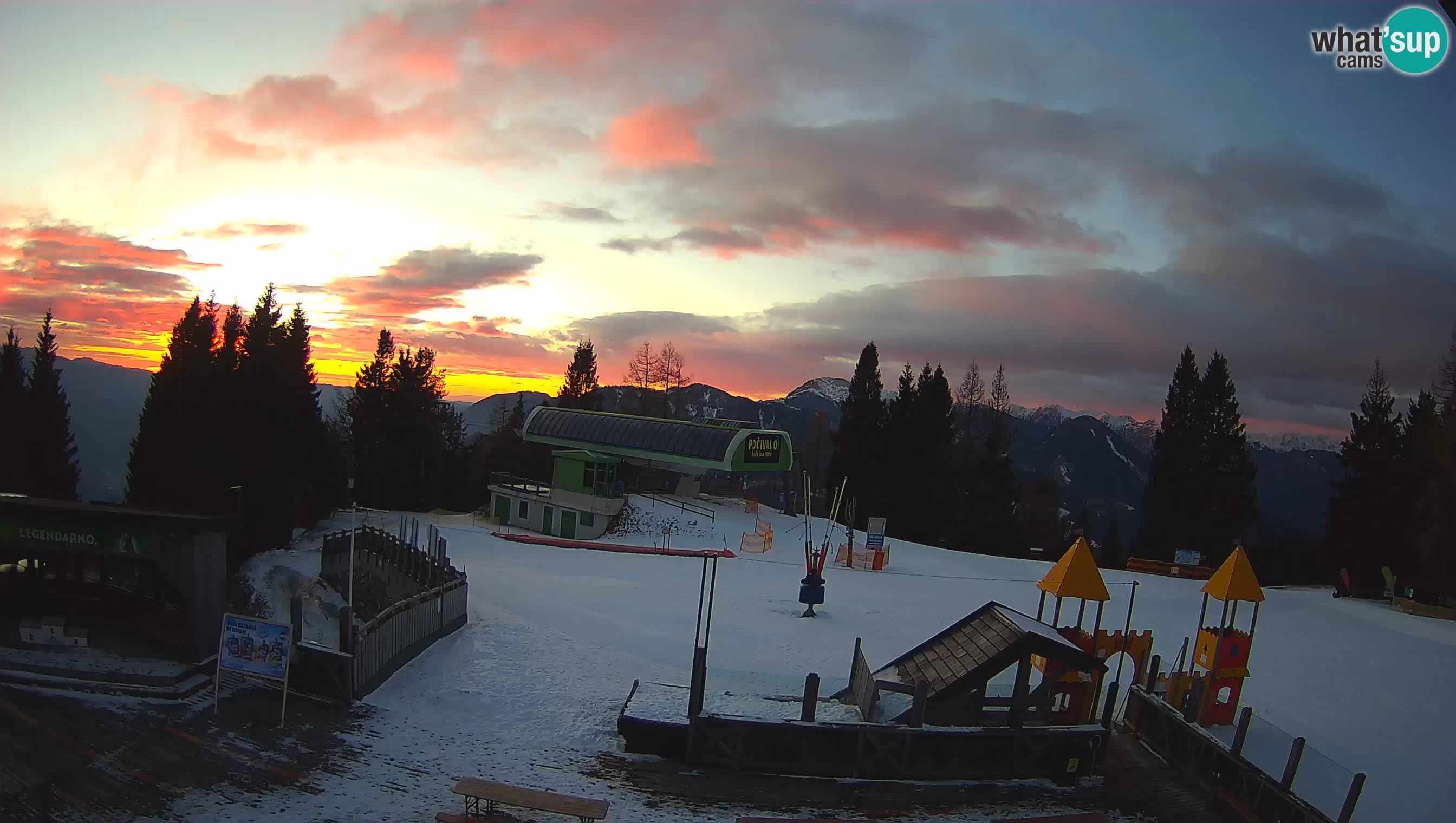 Alpska Perla Ski center Cerkno Počivalo webcam – Slovenia