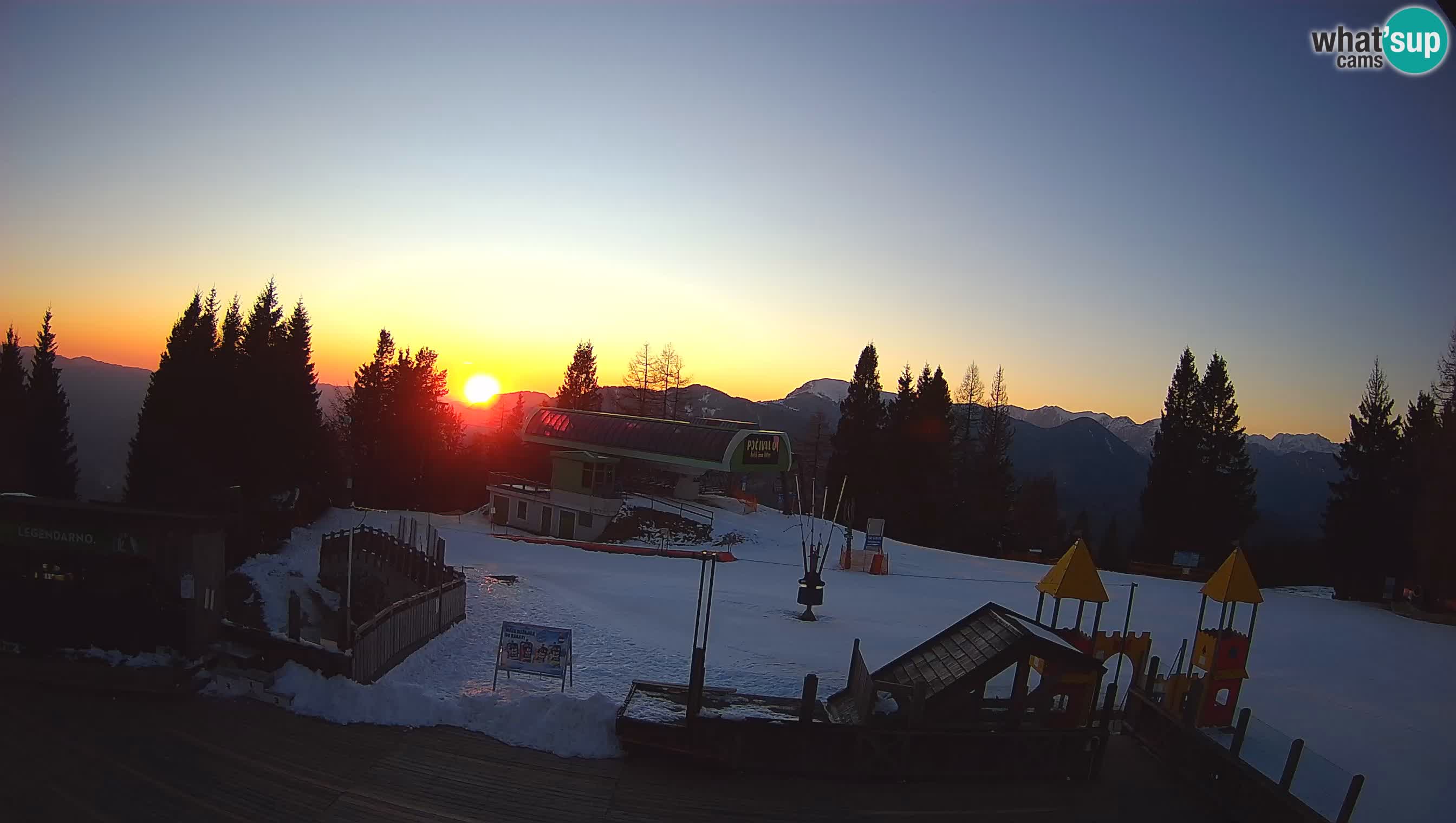 Alpska Perla Ski center Cerkno Počivalo webcam – Slovenia