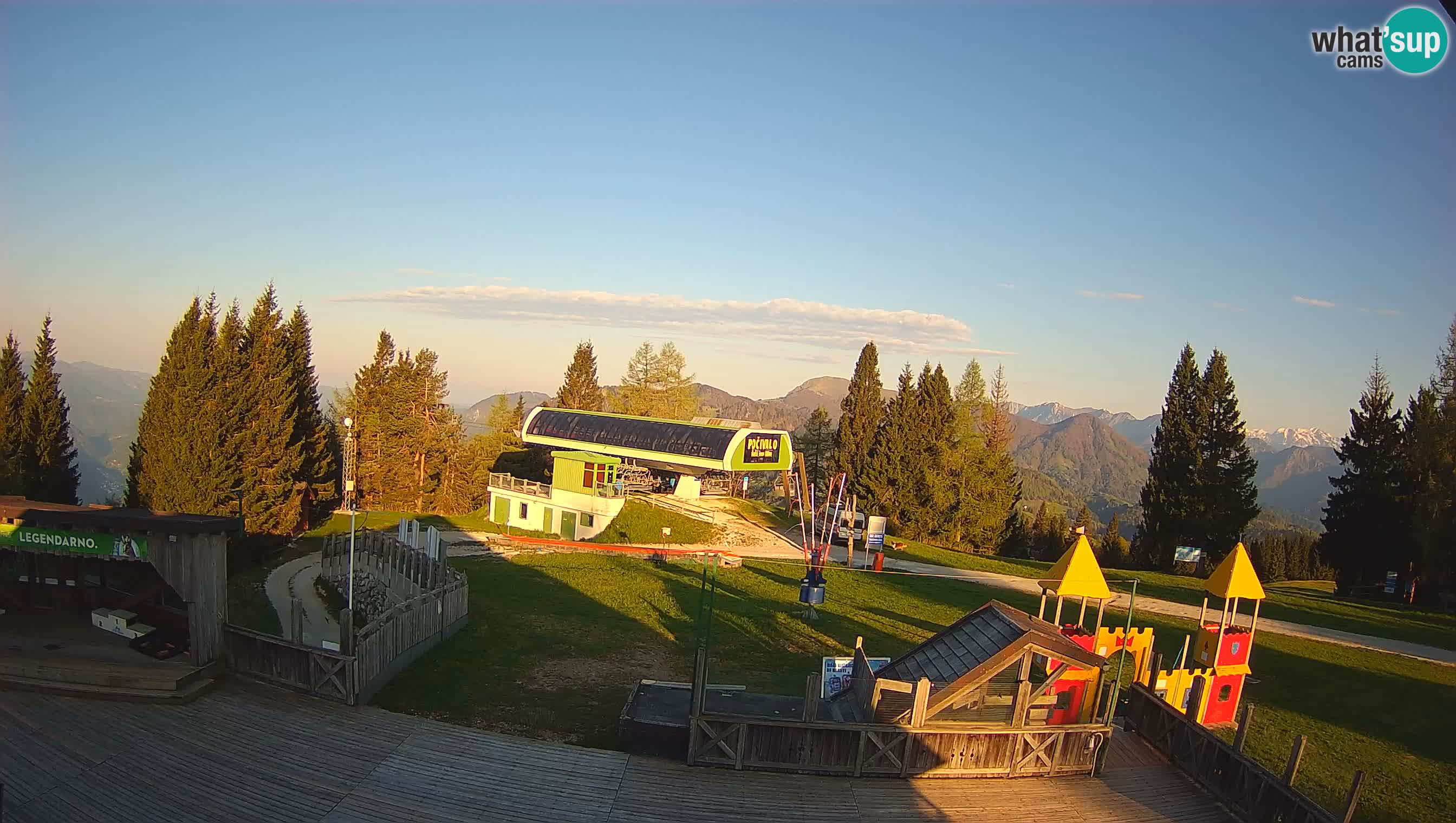 Alpska Perla Ski hotel Cerkno Počivalo webcam – Slovenia