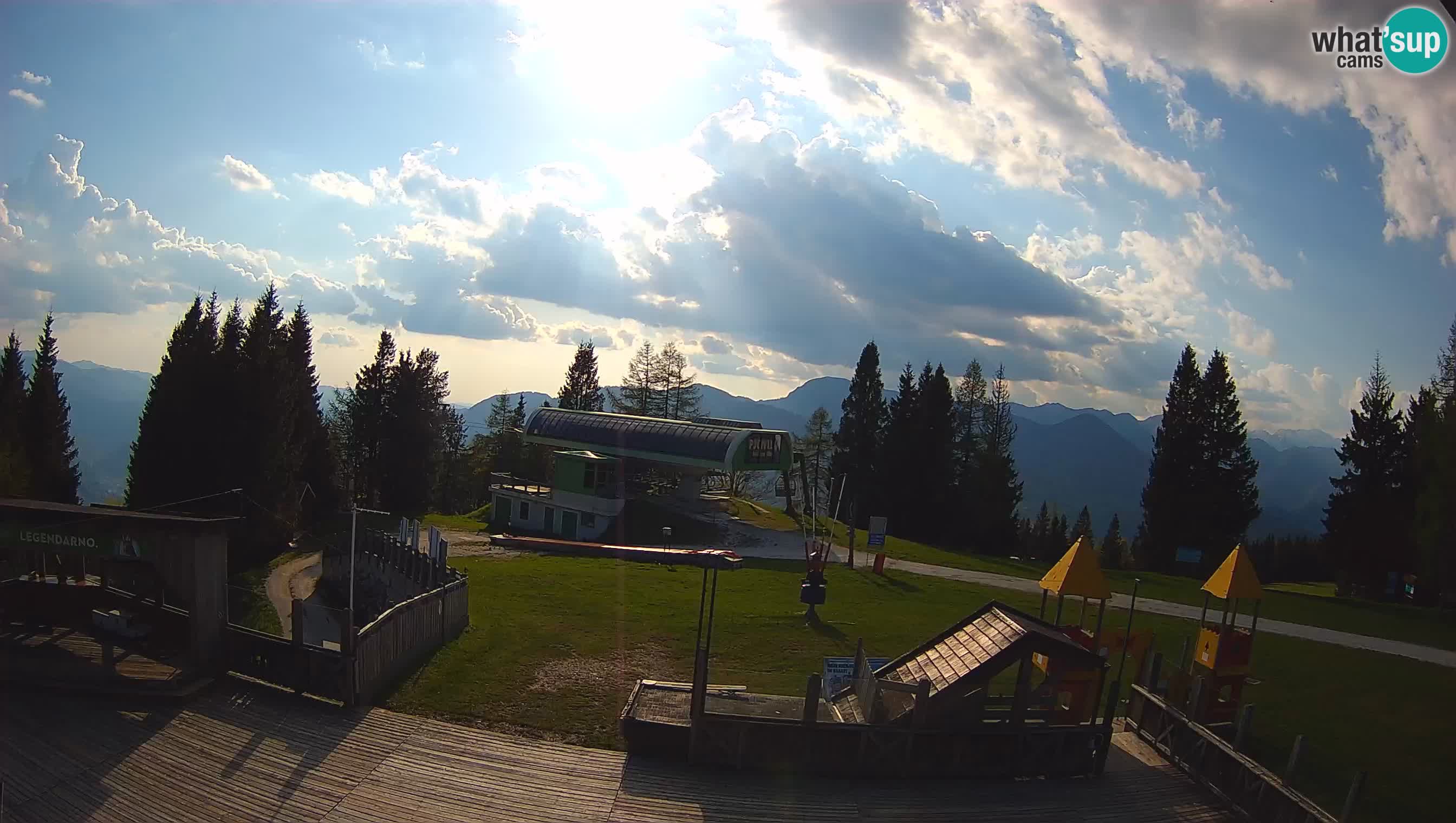 Alpska Perla Ski center Cerkno Počivalo webcam – Slovenia