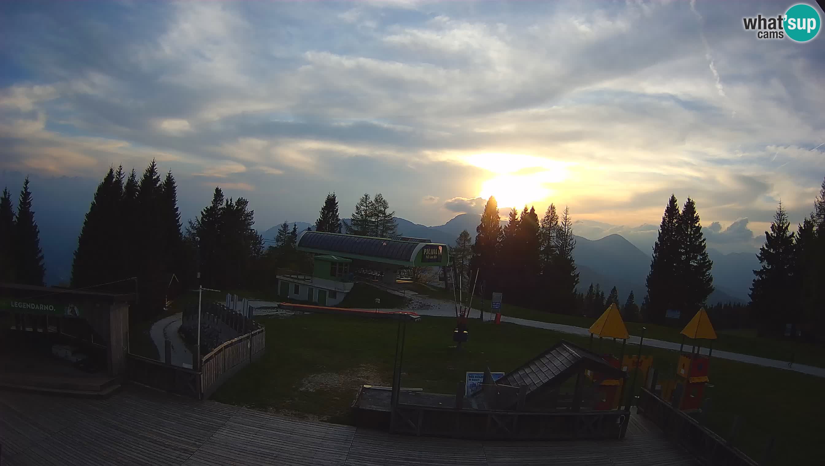 Alpska Perla Ski center Cerkno Počivalo webcam – Slovenia