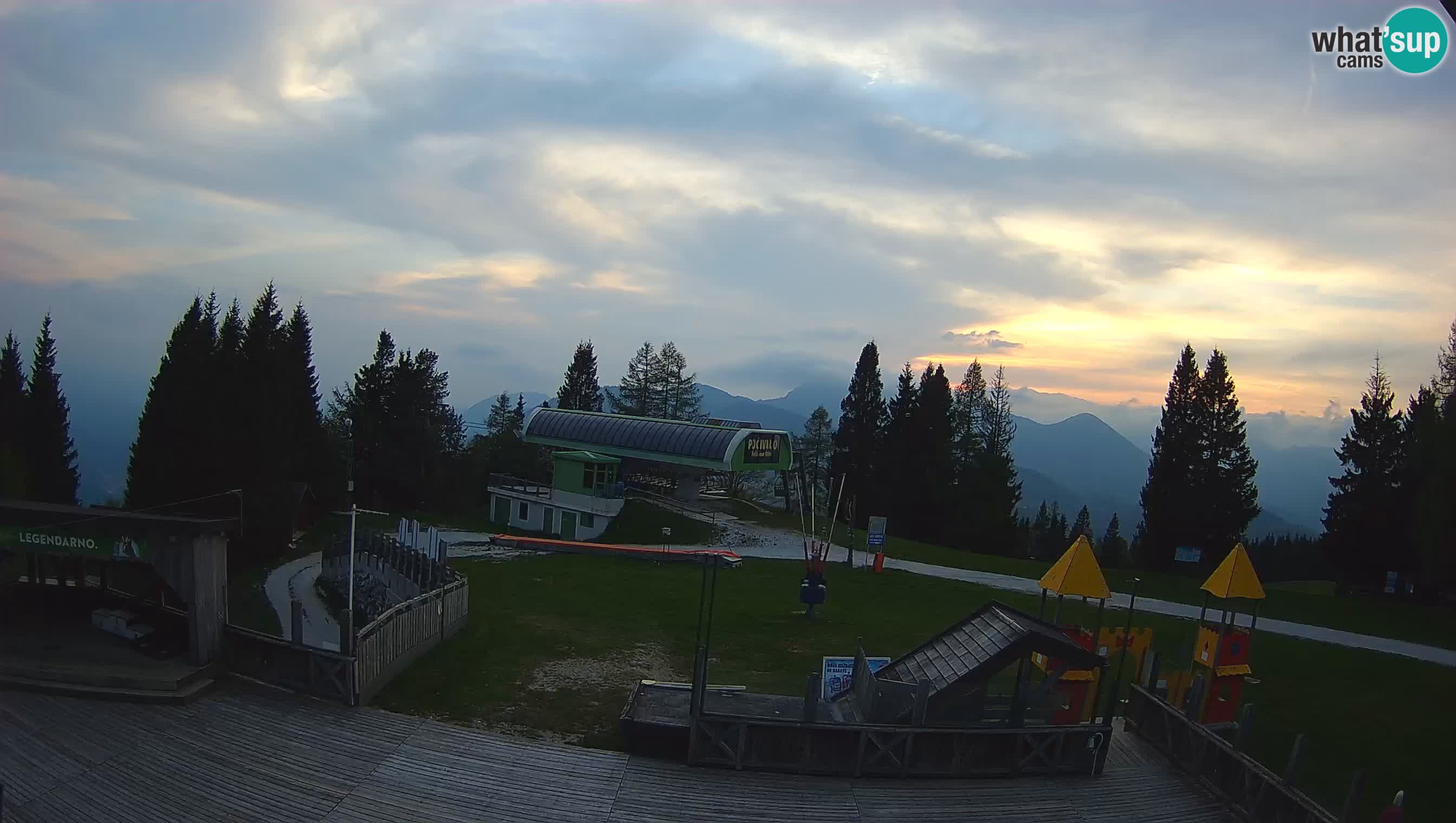Alpska Perla Ski center Cerkno Počivalo webcam – Slovenia