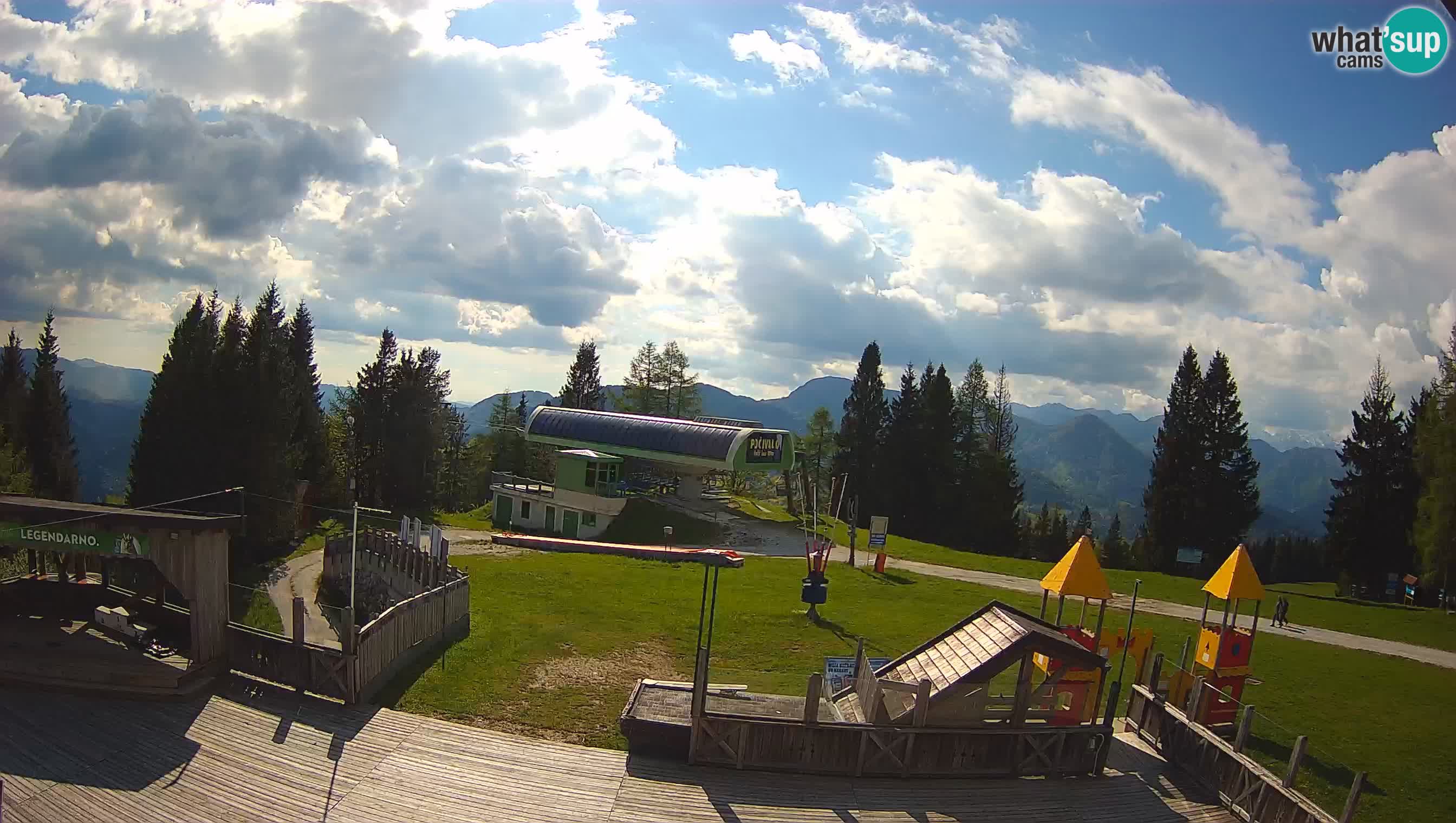Alpska Perla Ski center Cerkno Počivalo webcam – Slovenia