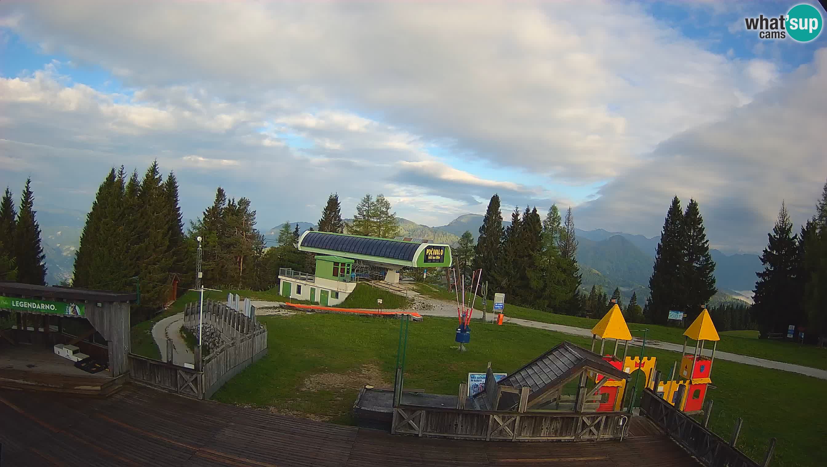 Webcam de la station de ski des Alpes slovènes à Cerkno Počivalo