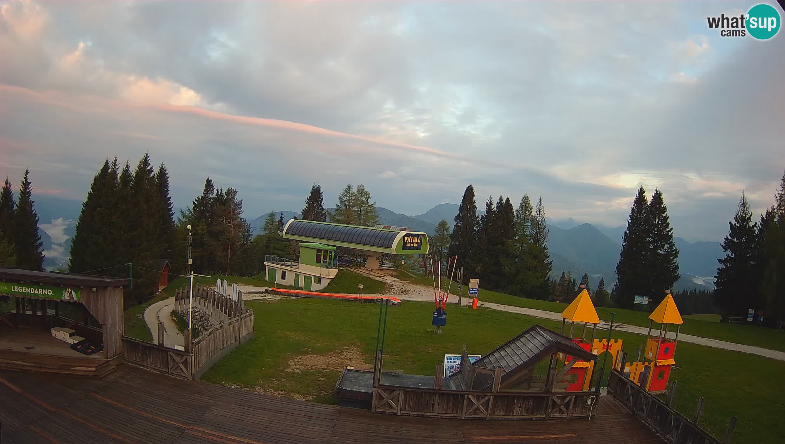 Webcam de la station de ski des Alpes slovènes à Cerkno Počivalo
